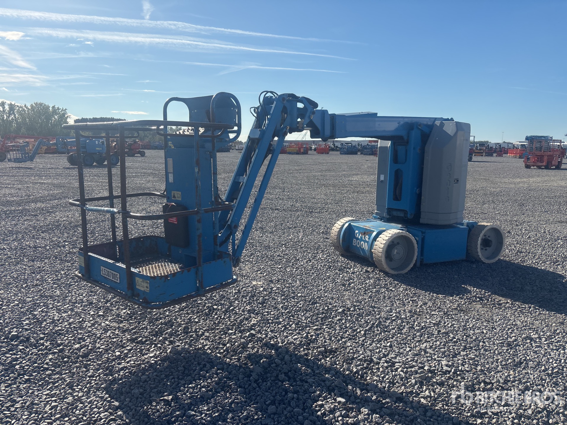 2007 Genie Z-30/20N