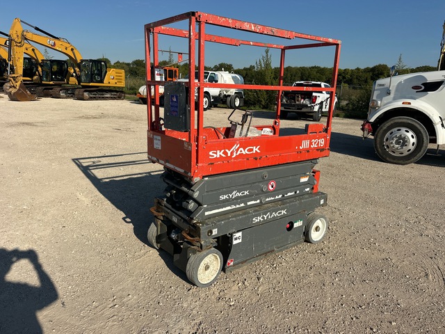 2018 Skyjack SJIII 3219 Electric Scissor Lift