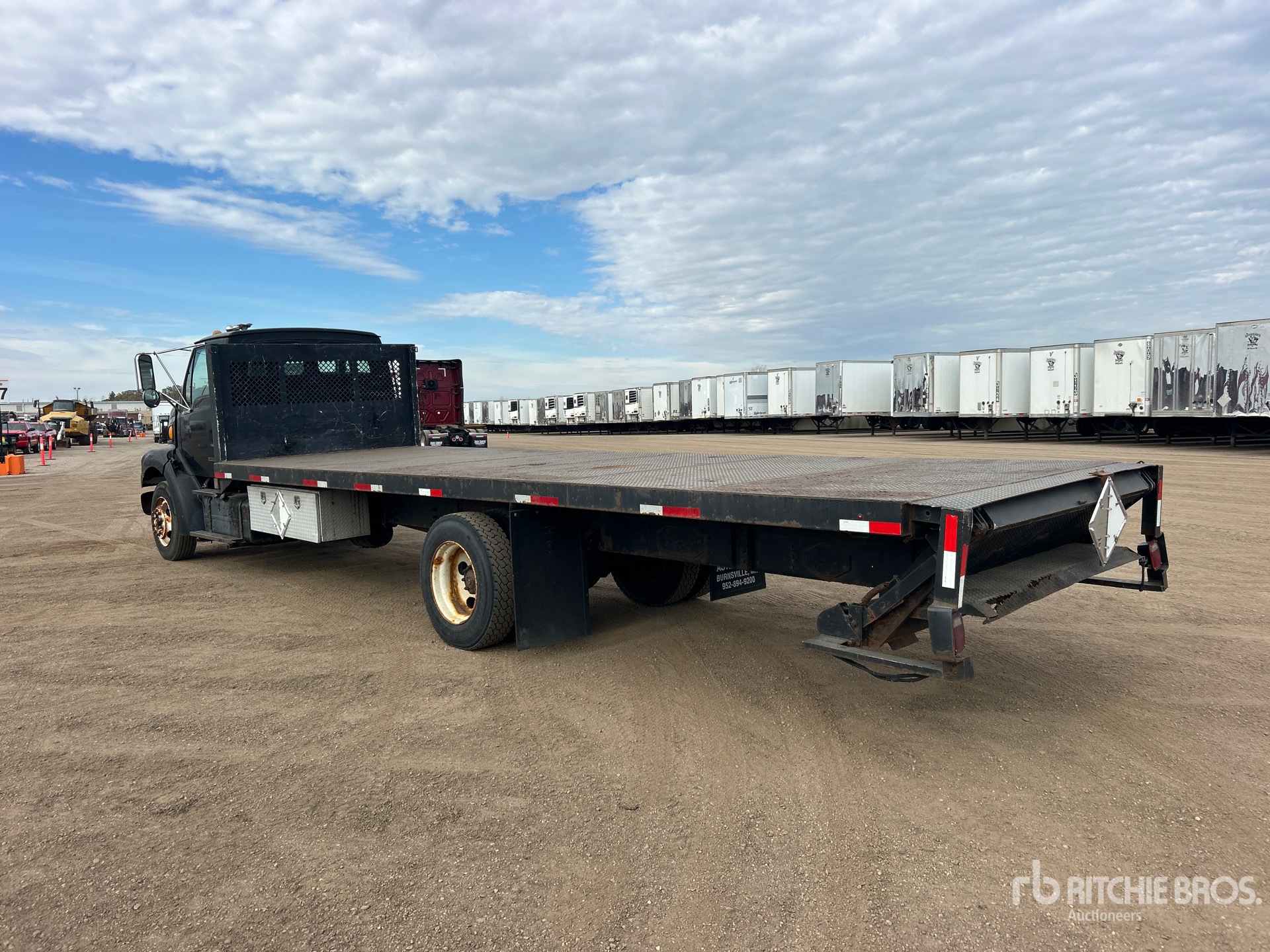 1999 Sterling L8501