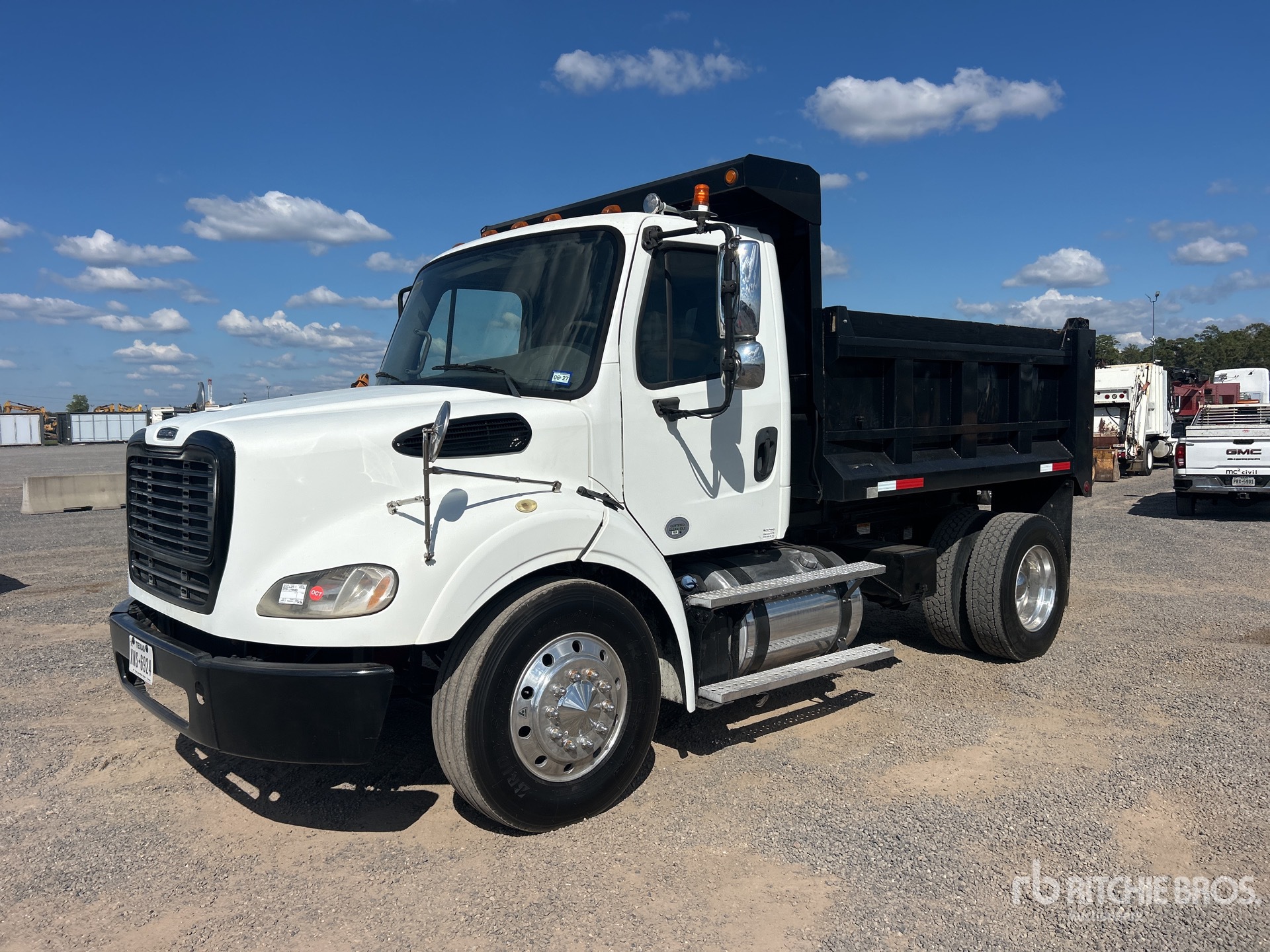 Photo of 2013 Freightliner M2 112