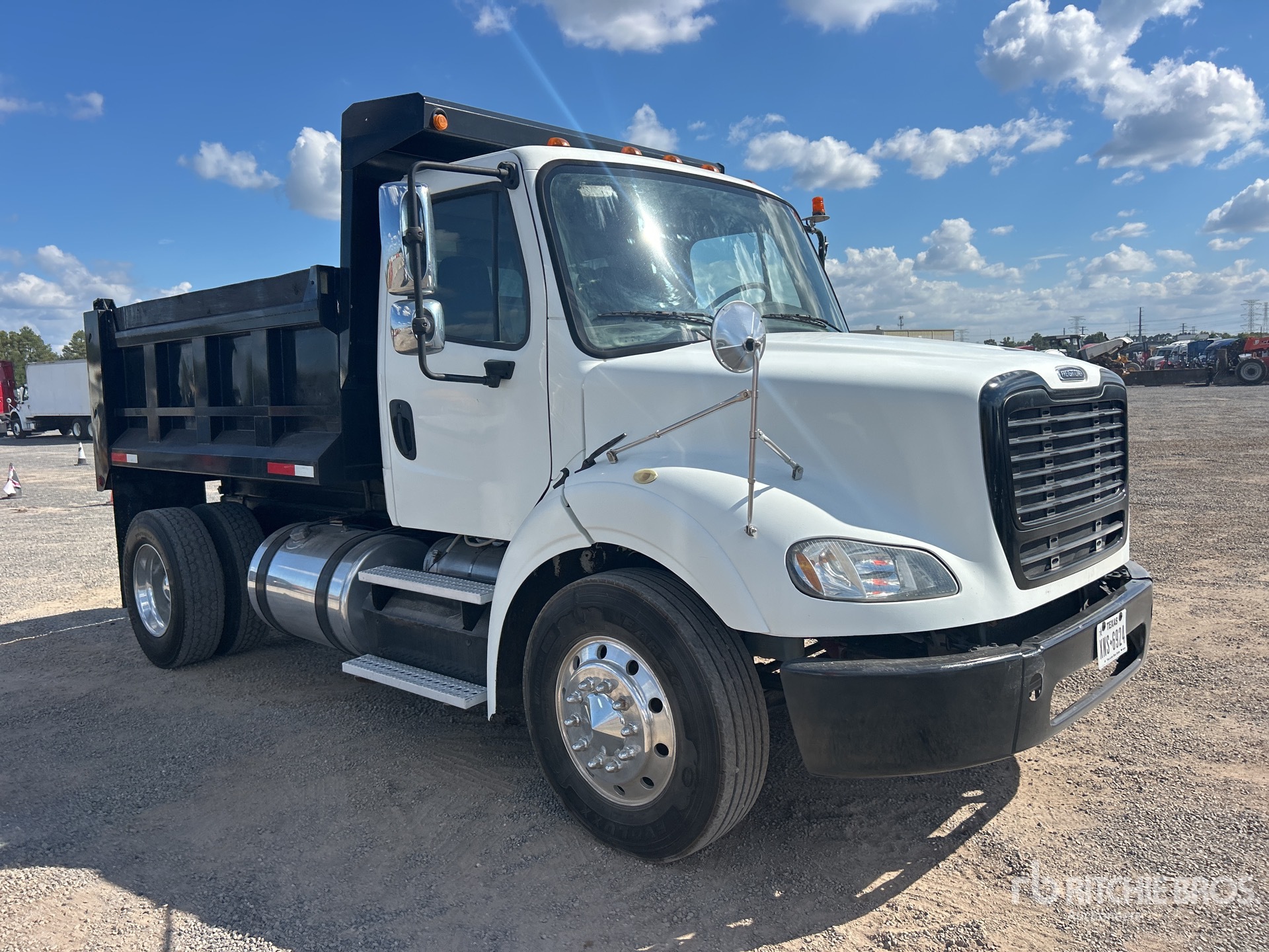2013 Freightliner M2 112