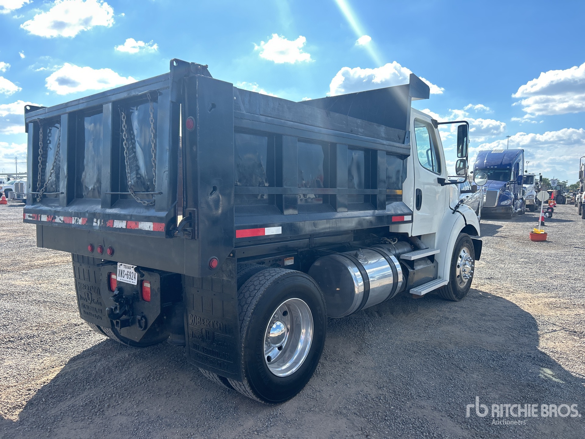 2013 Freightliner M2 112