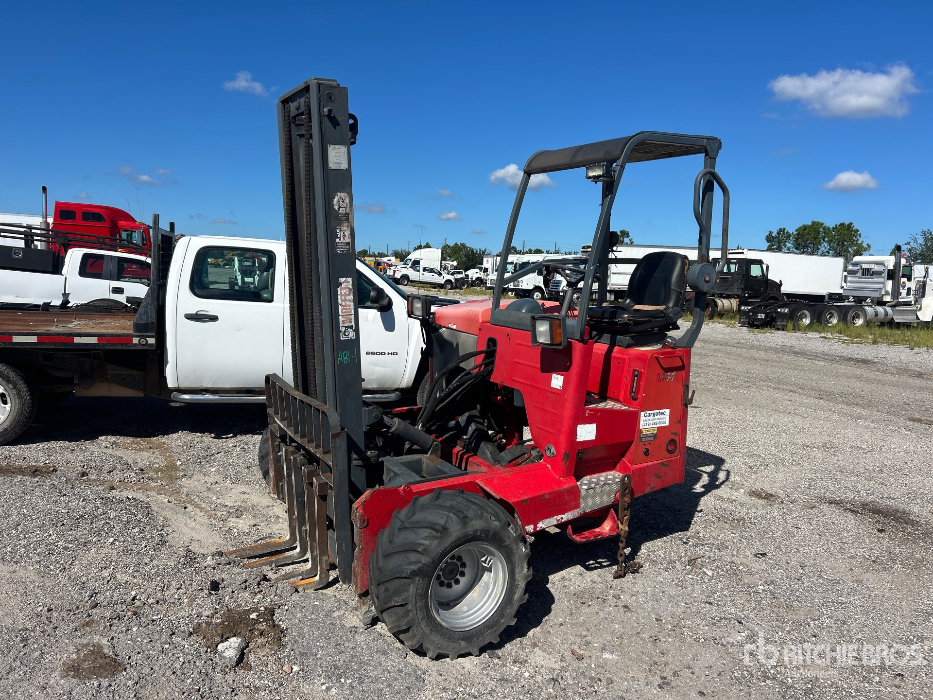 Photo of 2005 Moffett M55