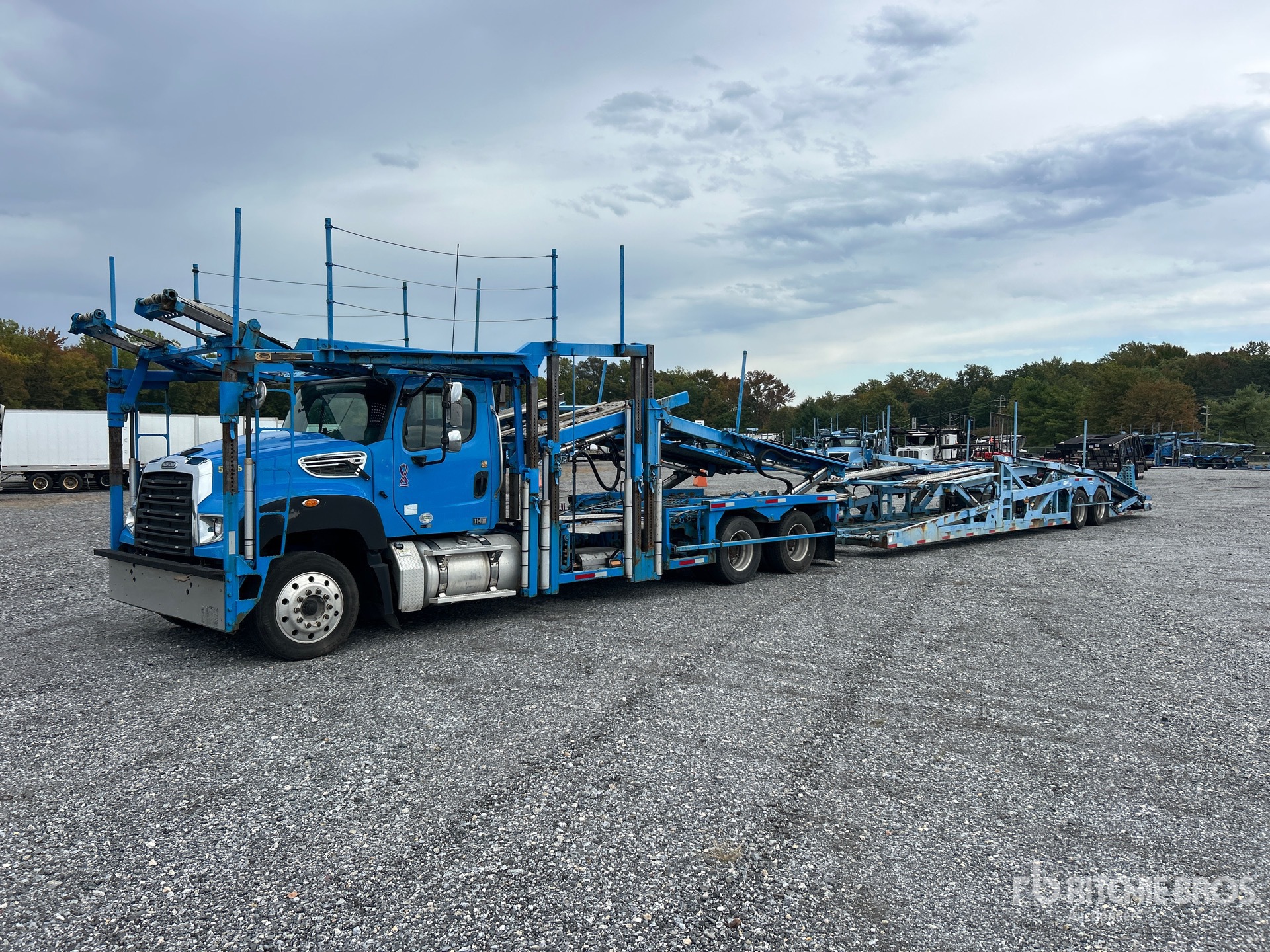 Photo of 2015 Freightliner 114SD