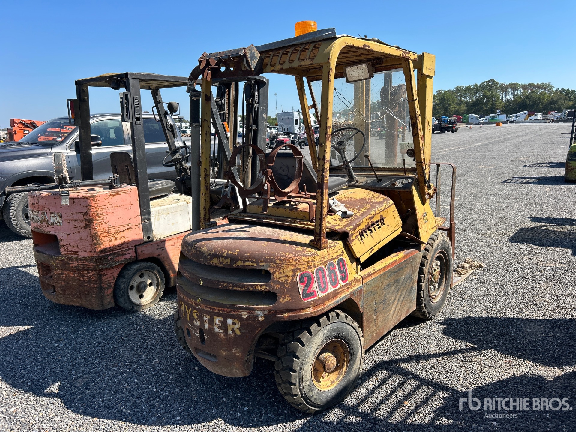 Hyster PNEUMATIC TIRE (INOPERABLE)