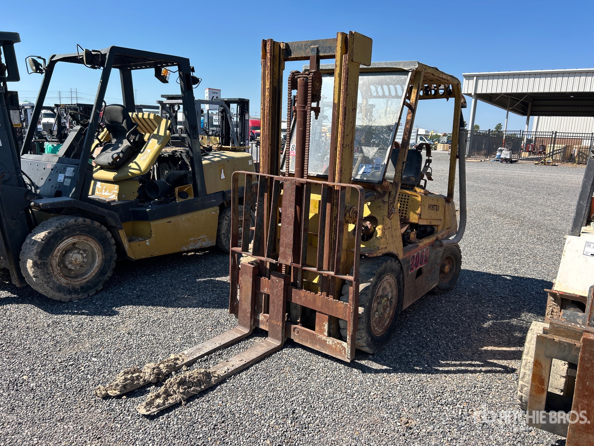 Photo of Hyster Pneumatic Tire (Inoperable)