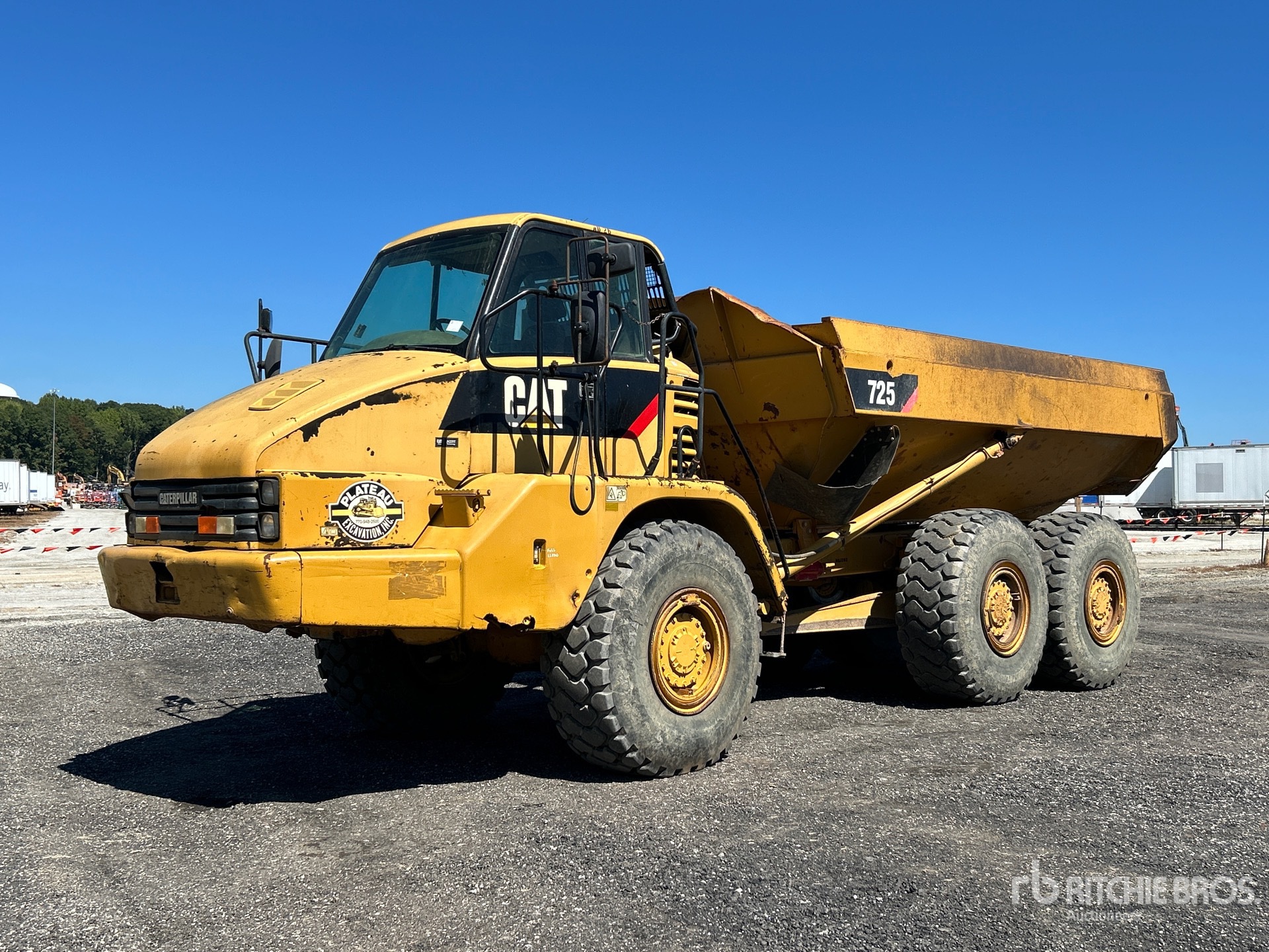 Photo of 2005 Caterpillar 725