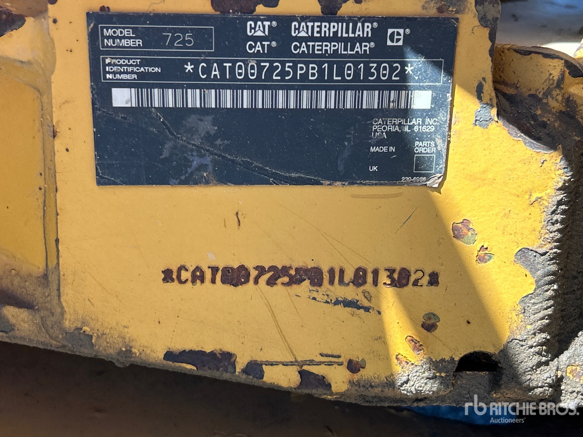 2005 Caterpillar 725