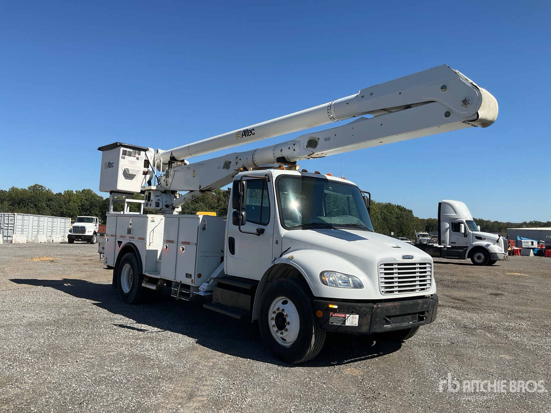 2014 Freightliner M2 106