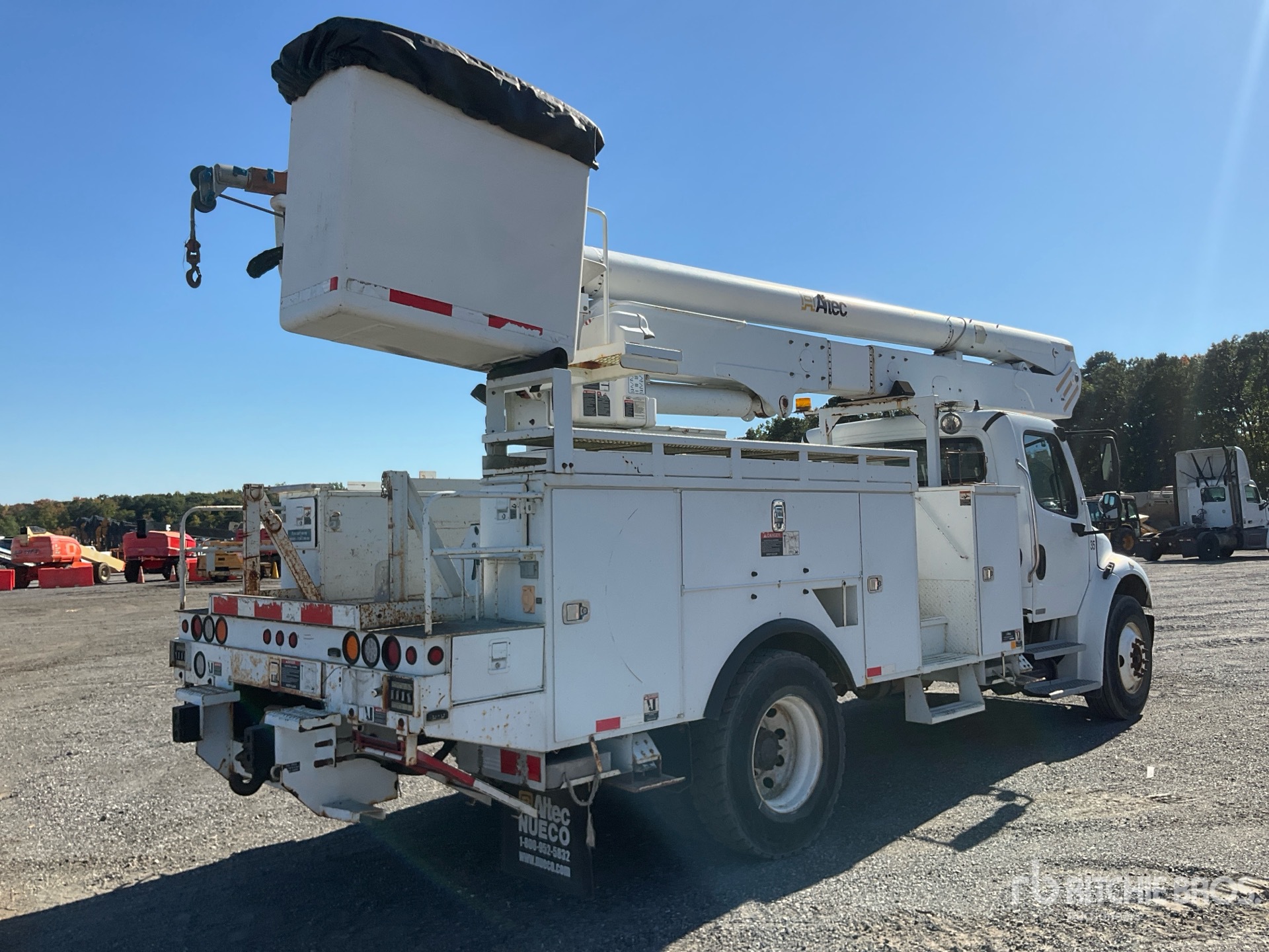 2010 Freightliner M2 106