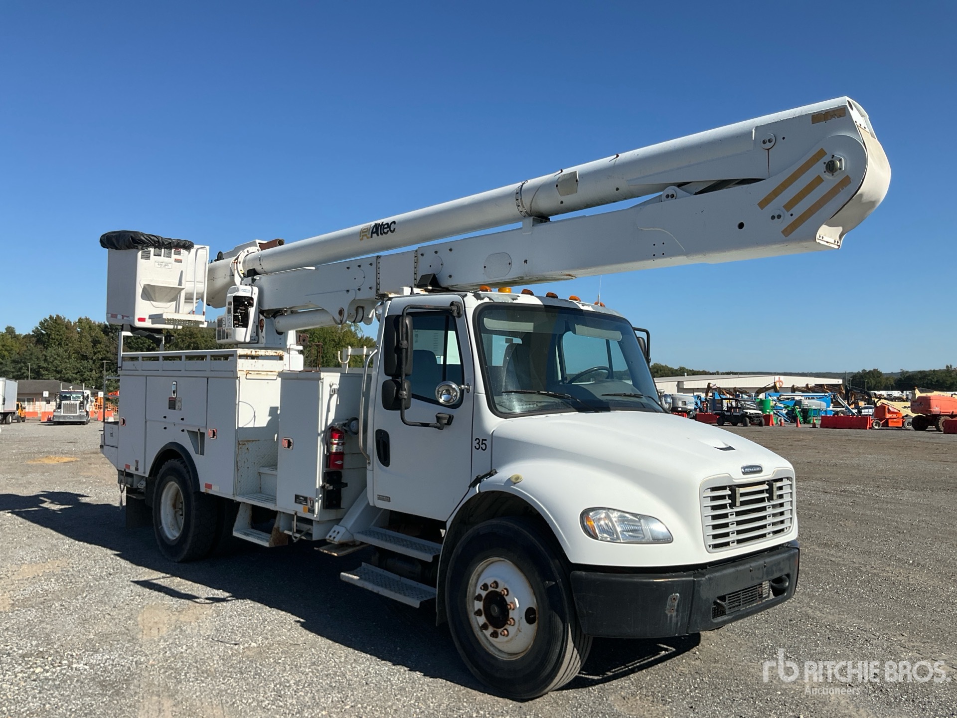 2010 Freightliner M2 106
