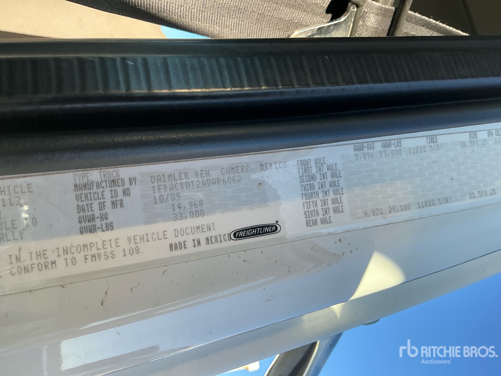 2010 Freightliner M2 106