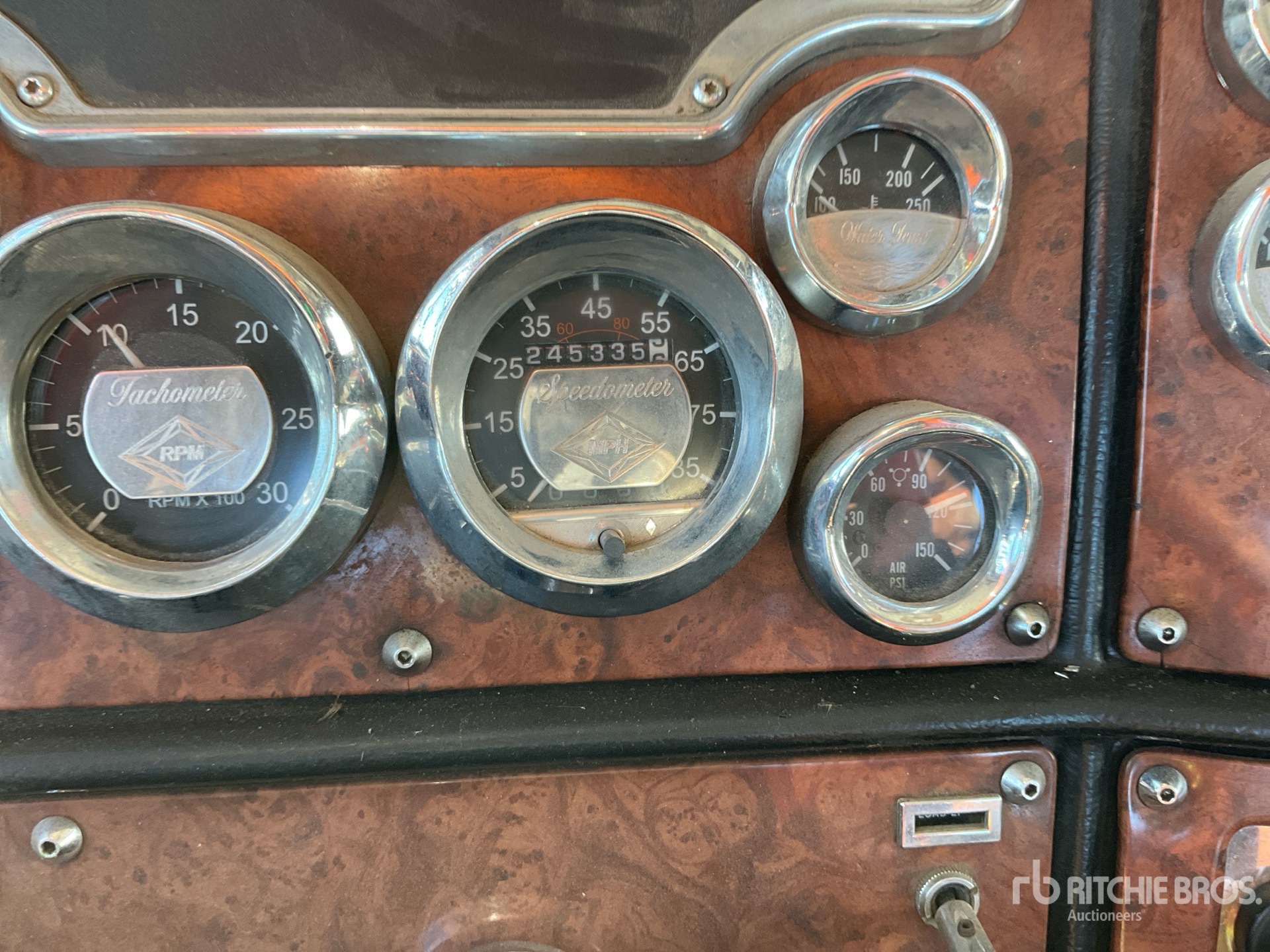 2003 Peterbilt 379