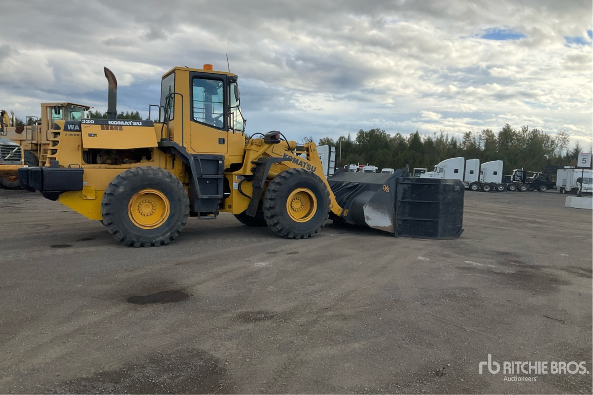 2002 Komatsu WA320-3MC
