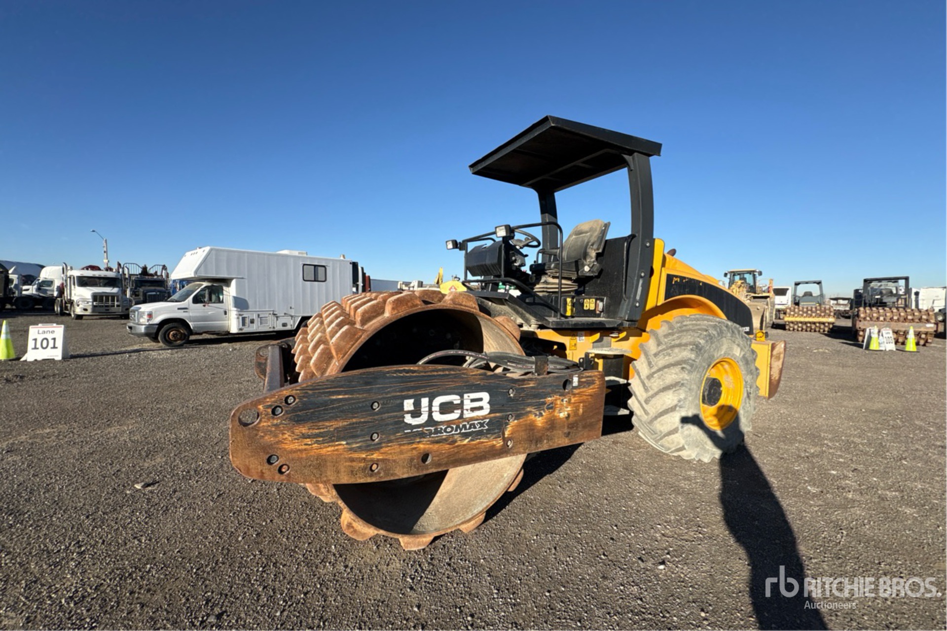 2011 JCB VM132