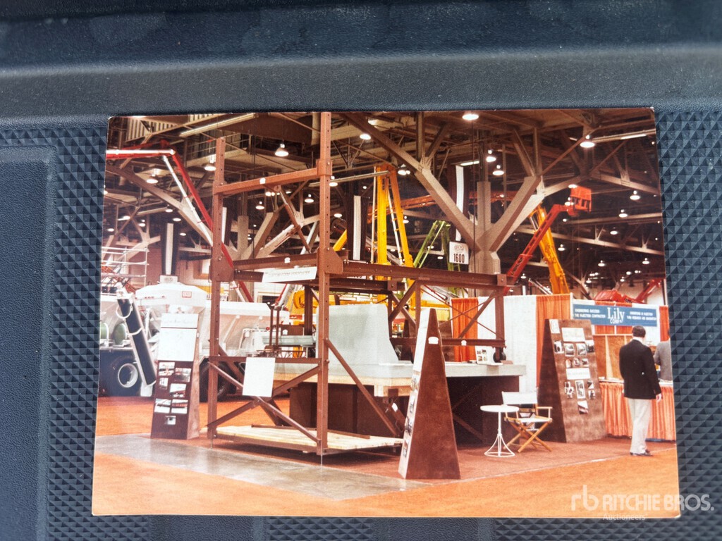 General Appearance with Featured Photo