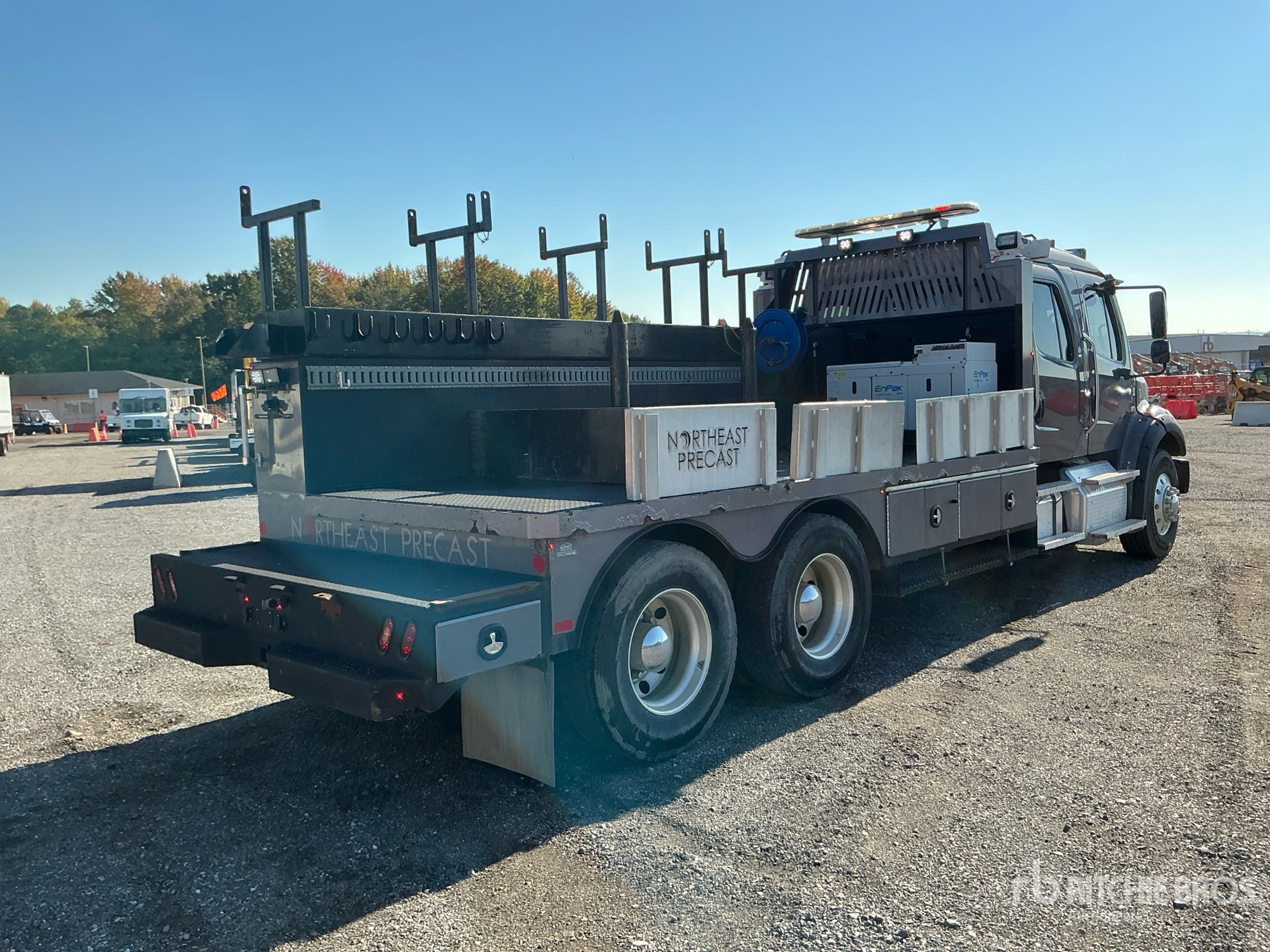 2020 Freightliner 108SD