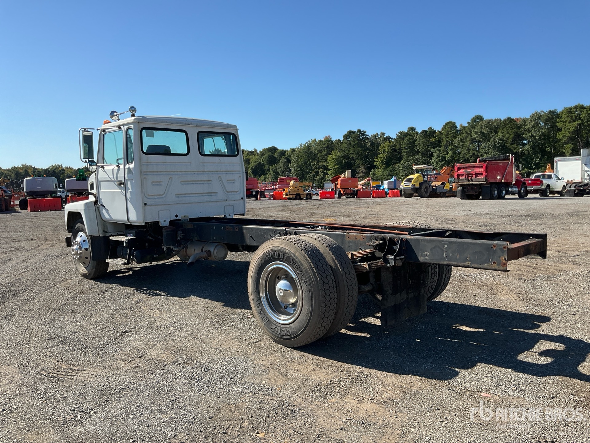 1999 Mack CS300P