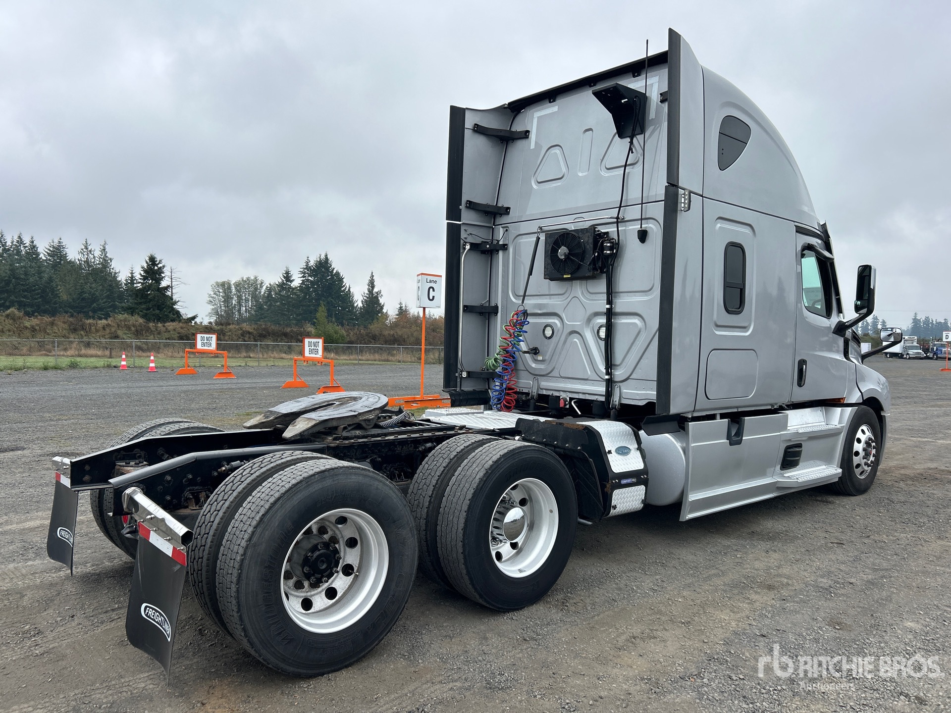 2022 Freightliner CASCADIA 126