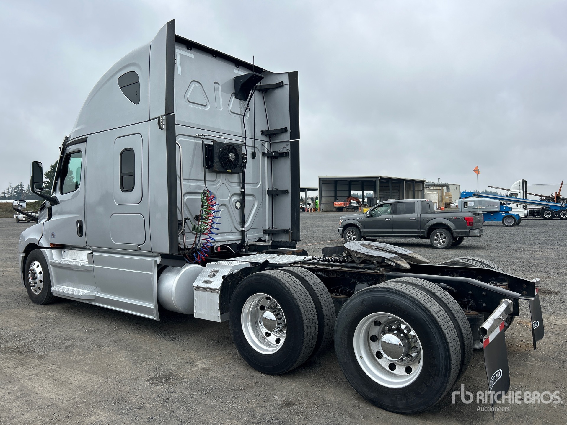2022 Freightliner CASCADIA 126