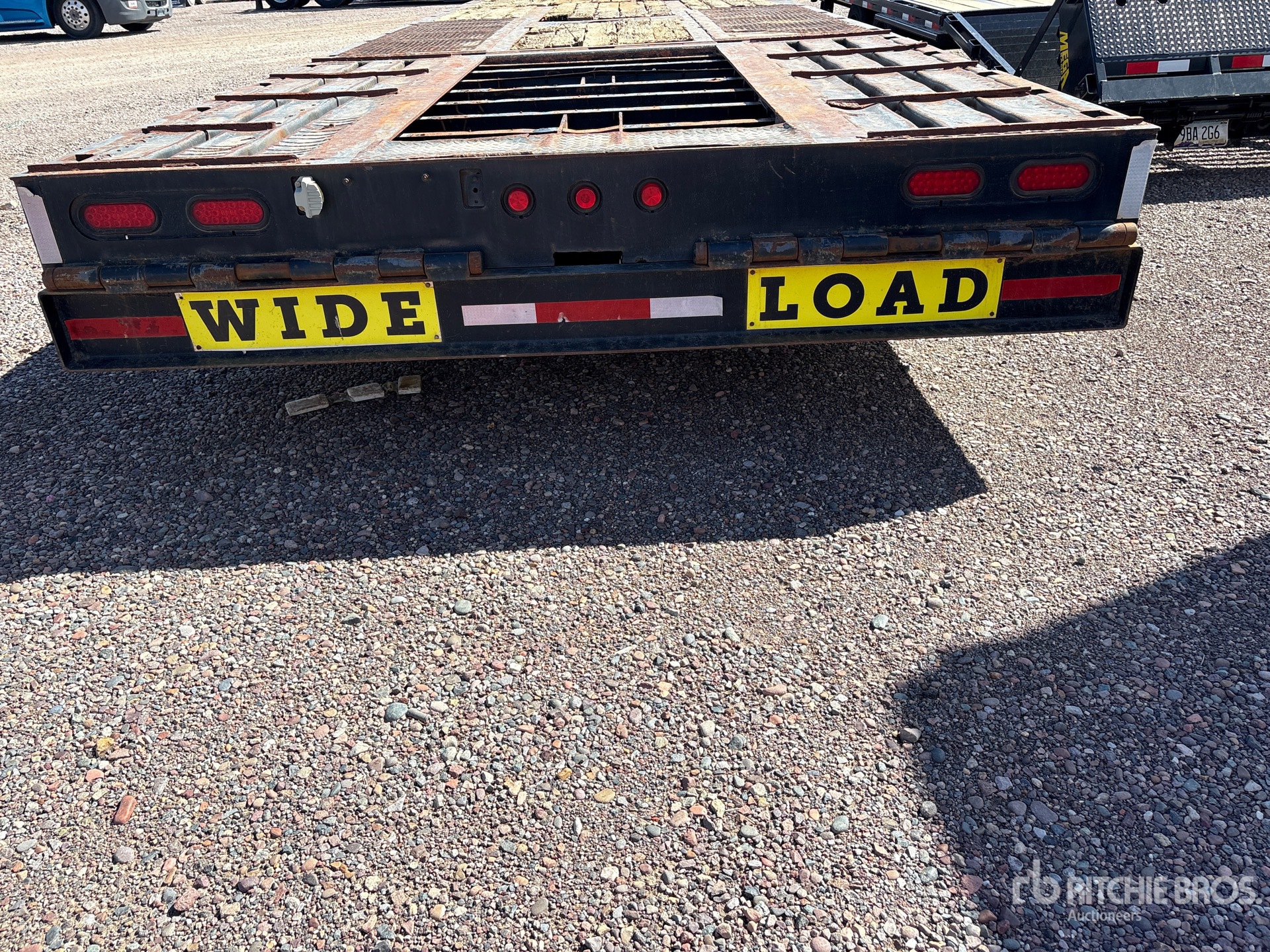 2007 Ledwell 38 FT T/A