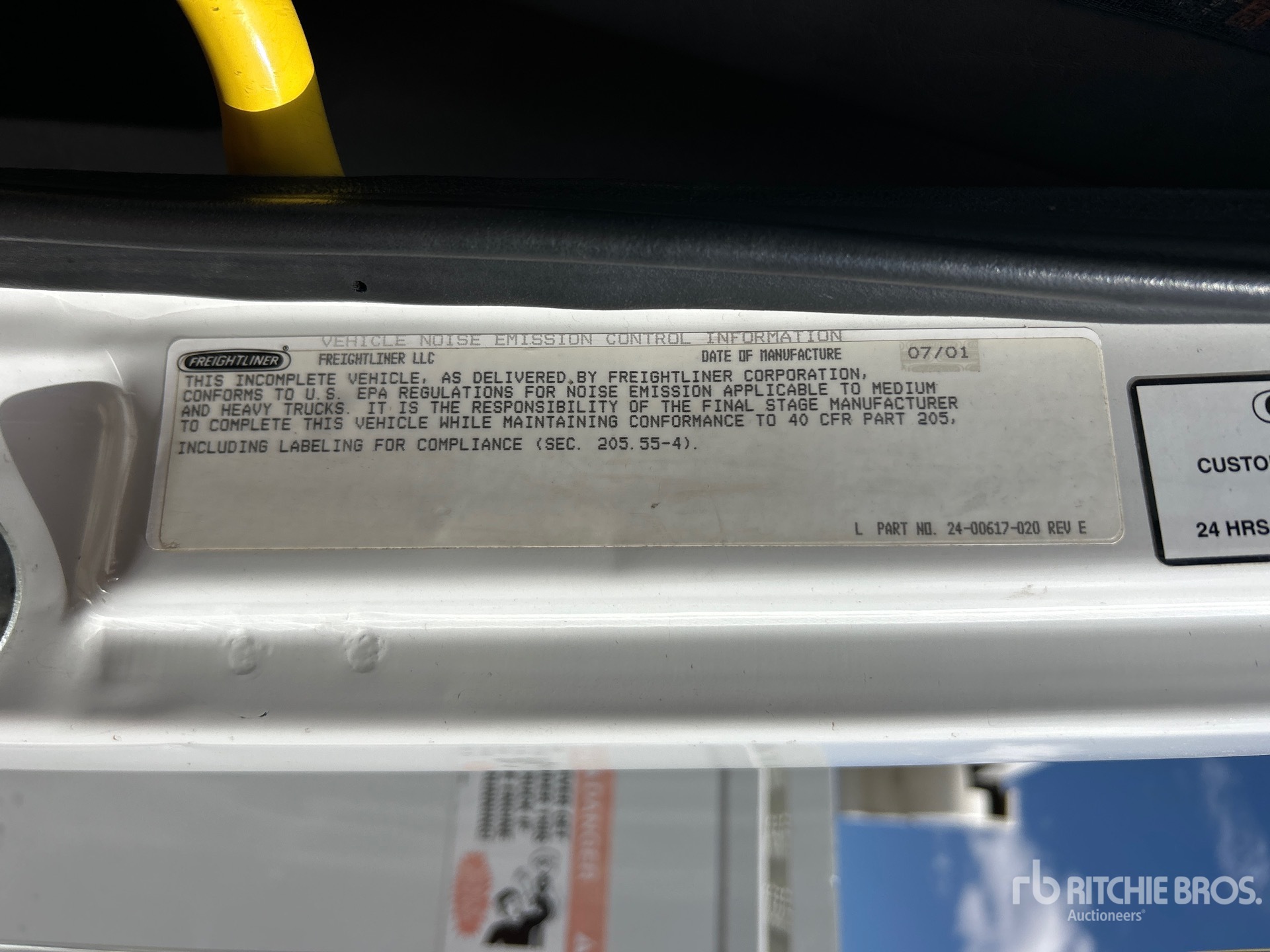 2002 Freightliner FL 70