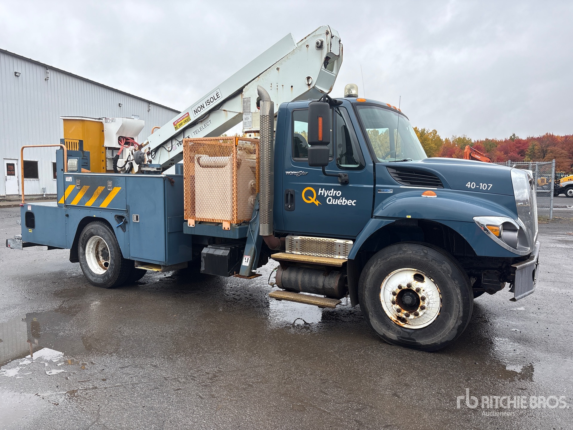 2010 International 7400 SBA