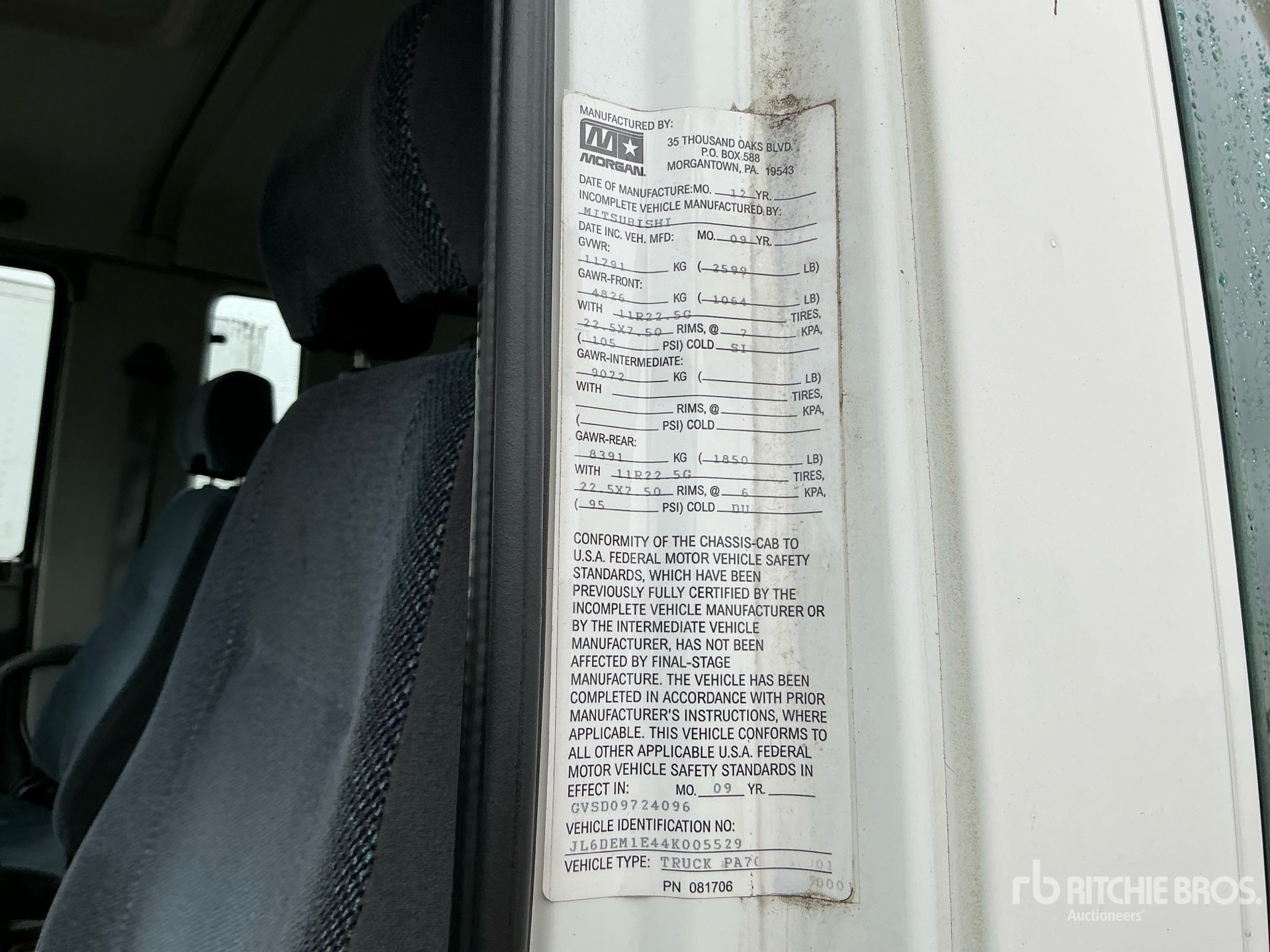 2004 Mitsubishi FM617