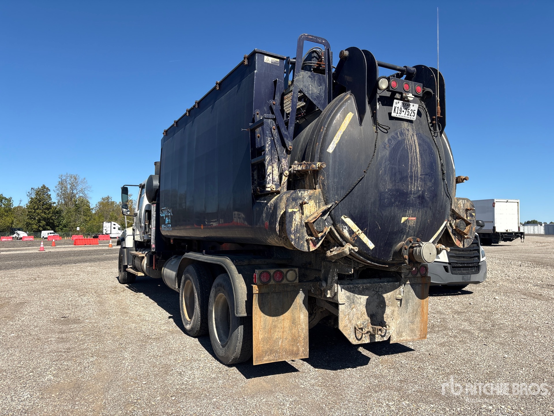 2013 Freightliner 114SD