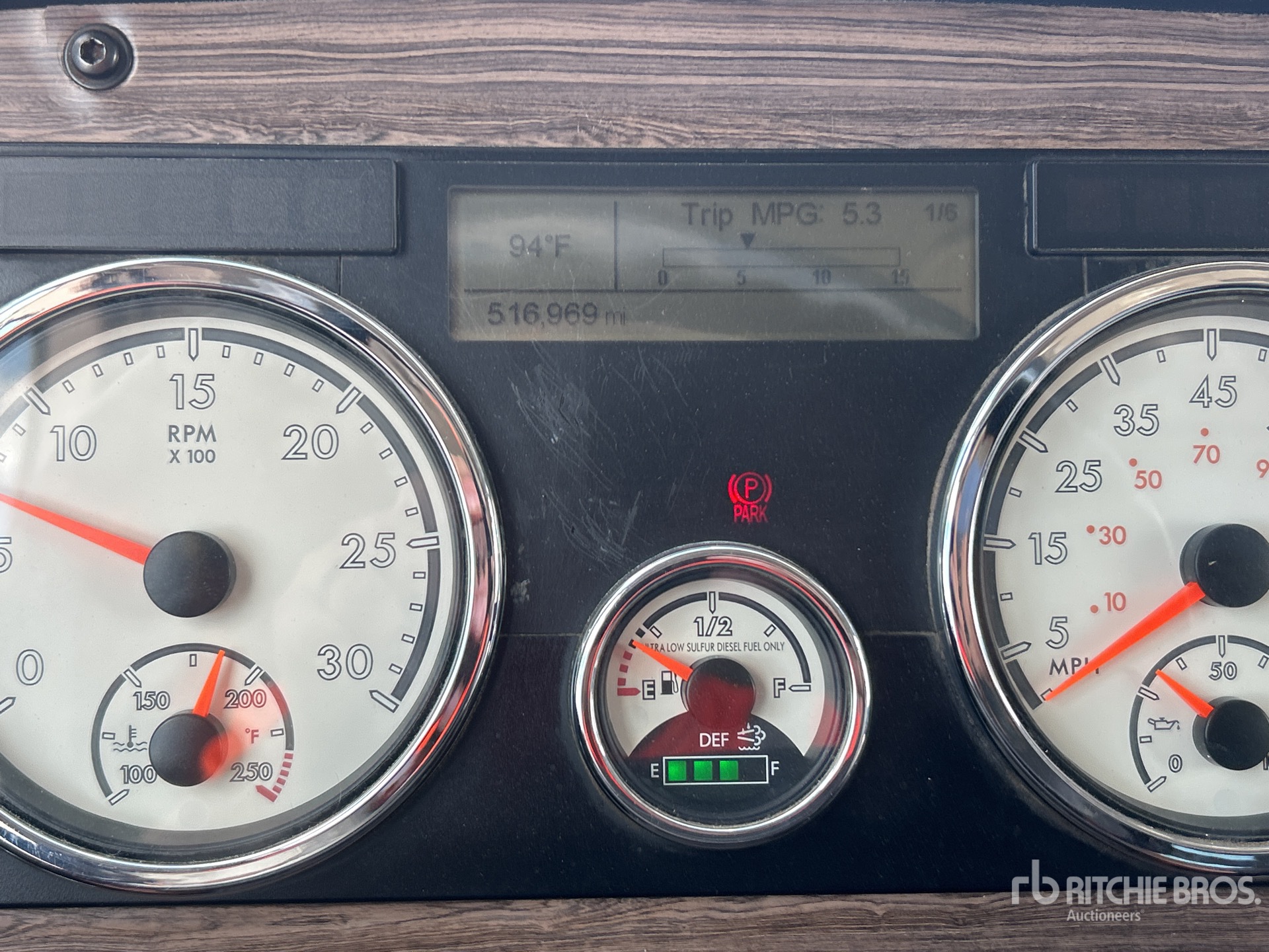 2018 Freightliner CORONADO 122