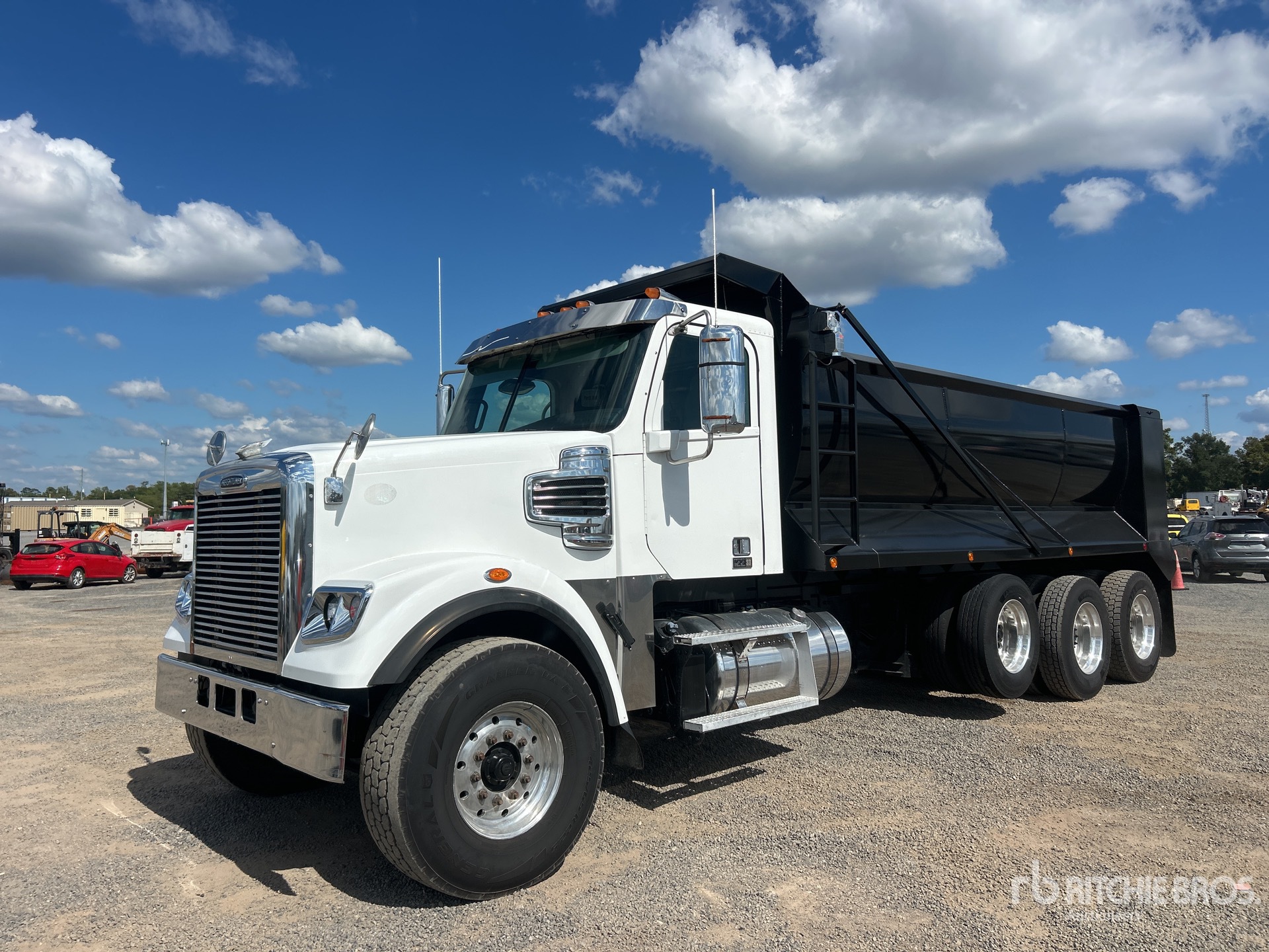 Photo of 2018 Freightliner CORONADO 122