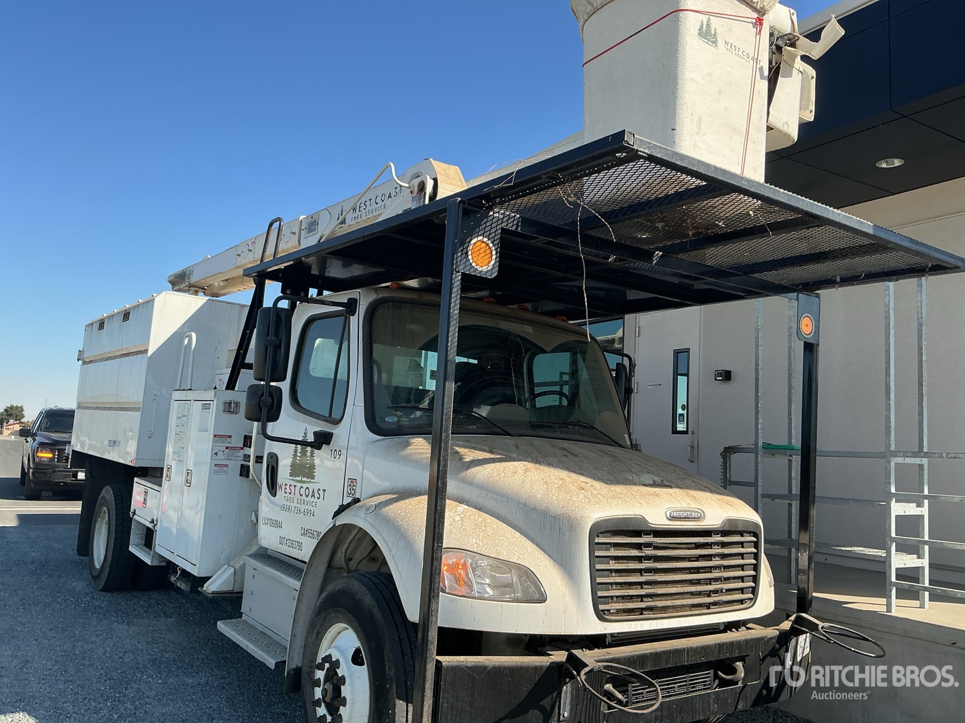 2023 Freightliner M2