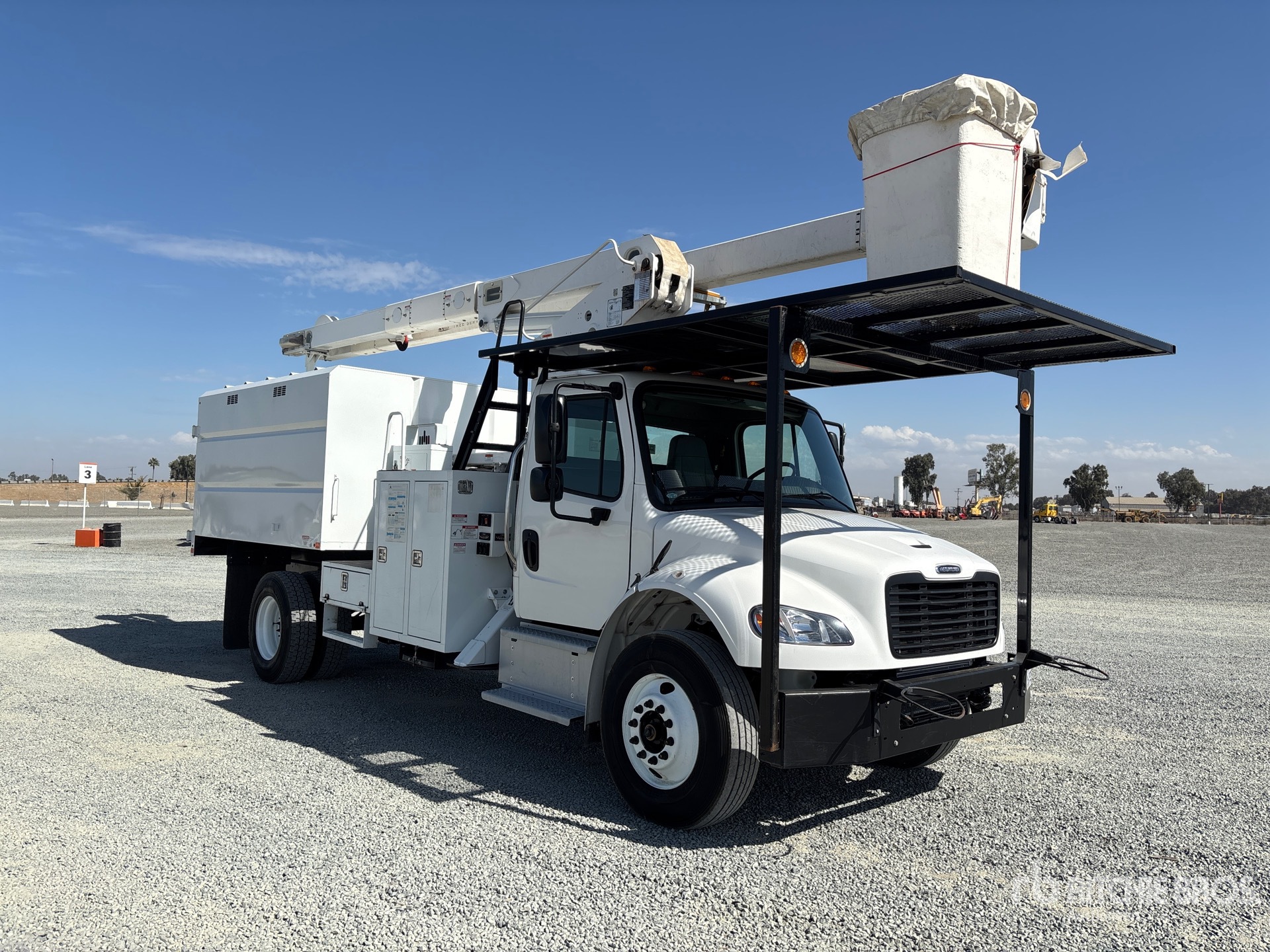 2023 Freightliner M2