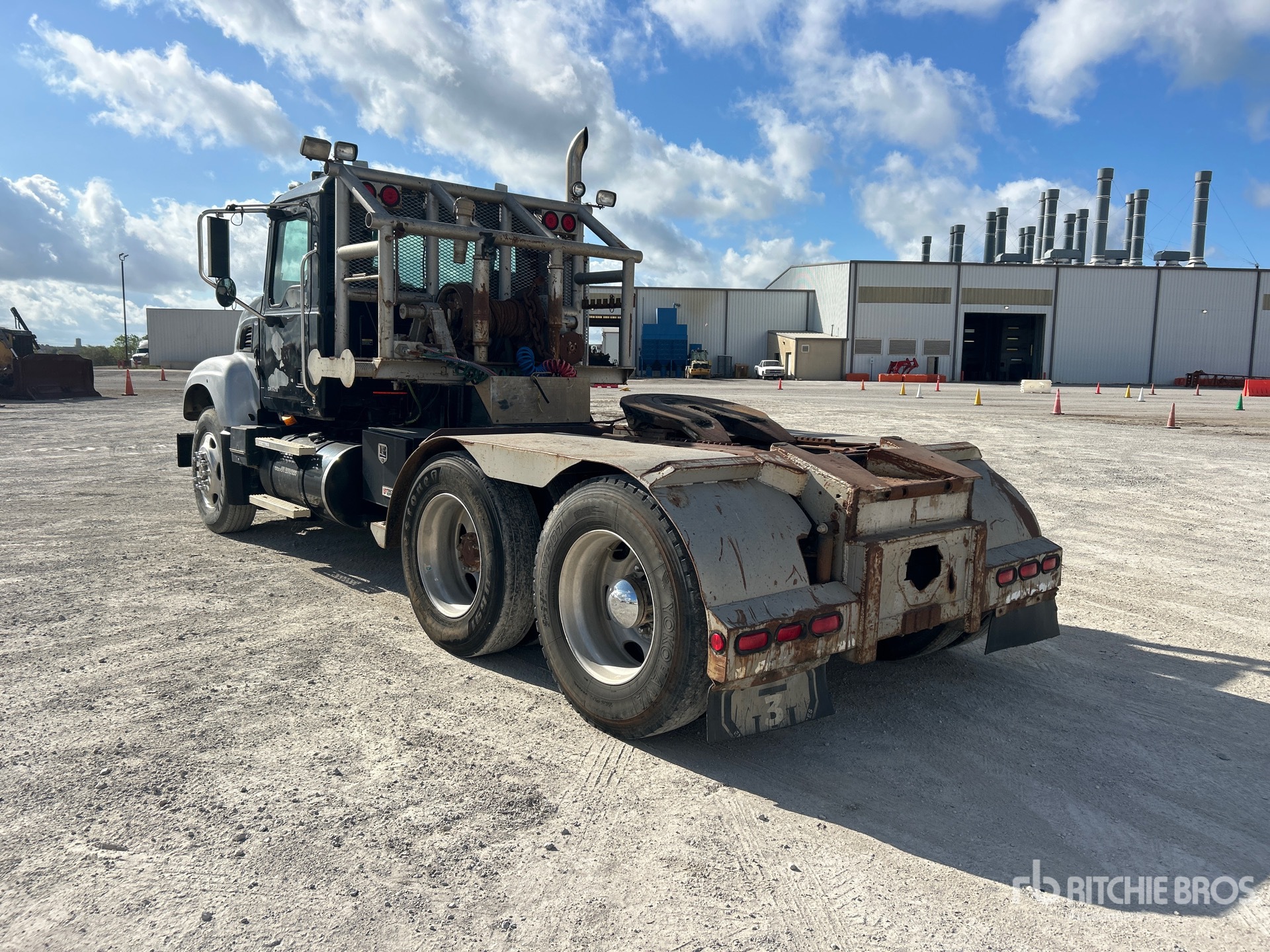 2005 Mack CV713