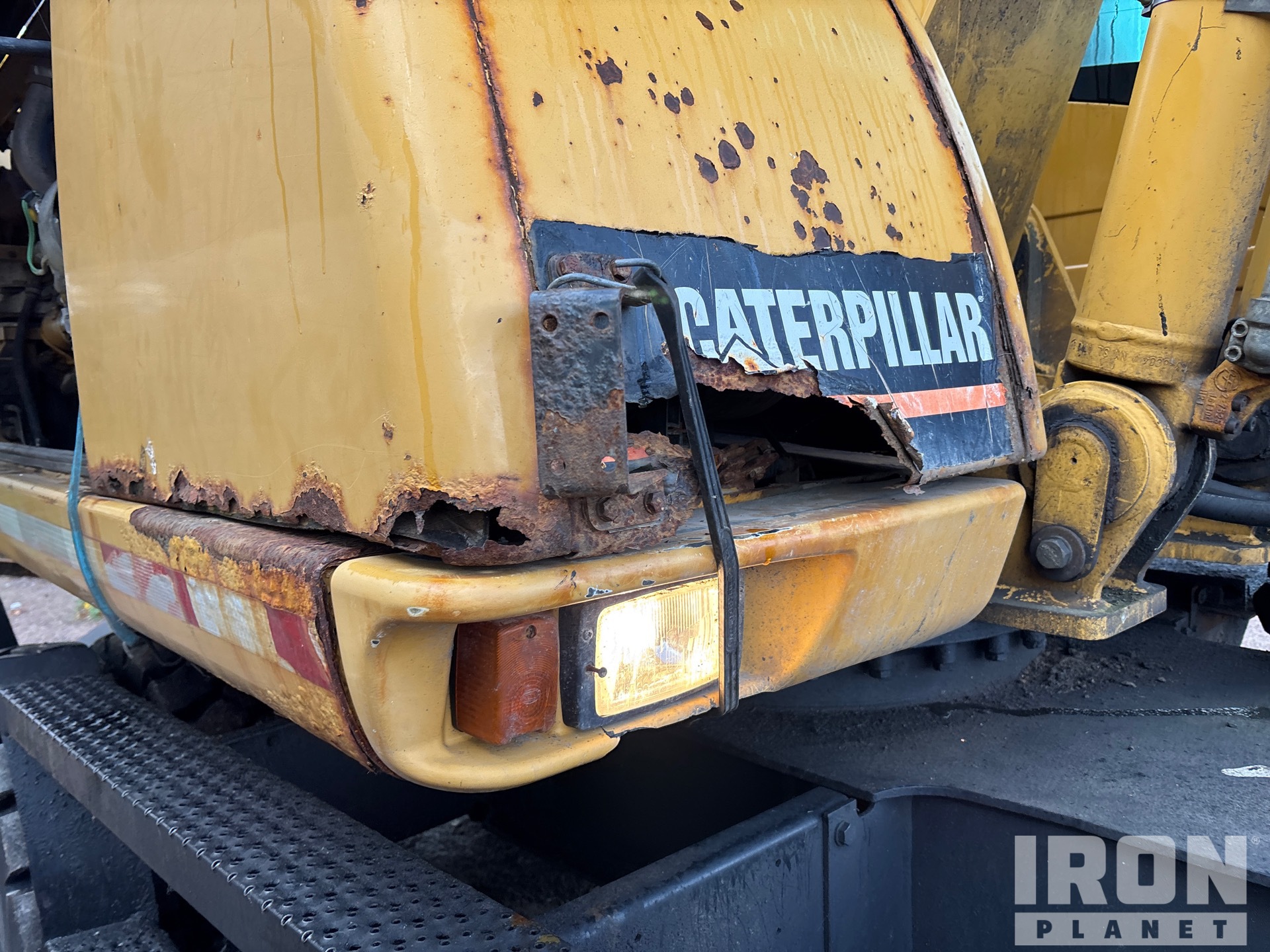 2005 Caterpillar M316C