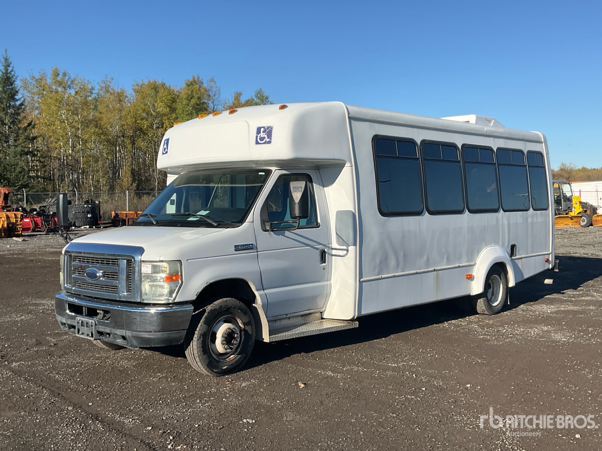 2011 Ford E-450