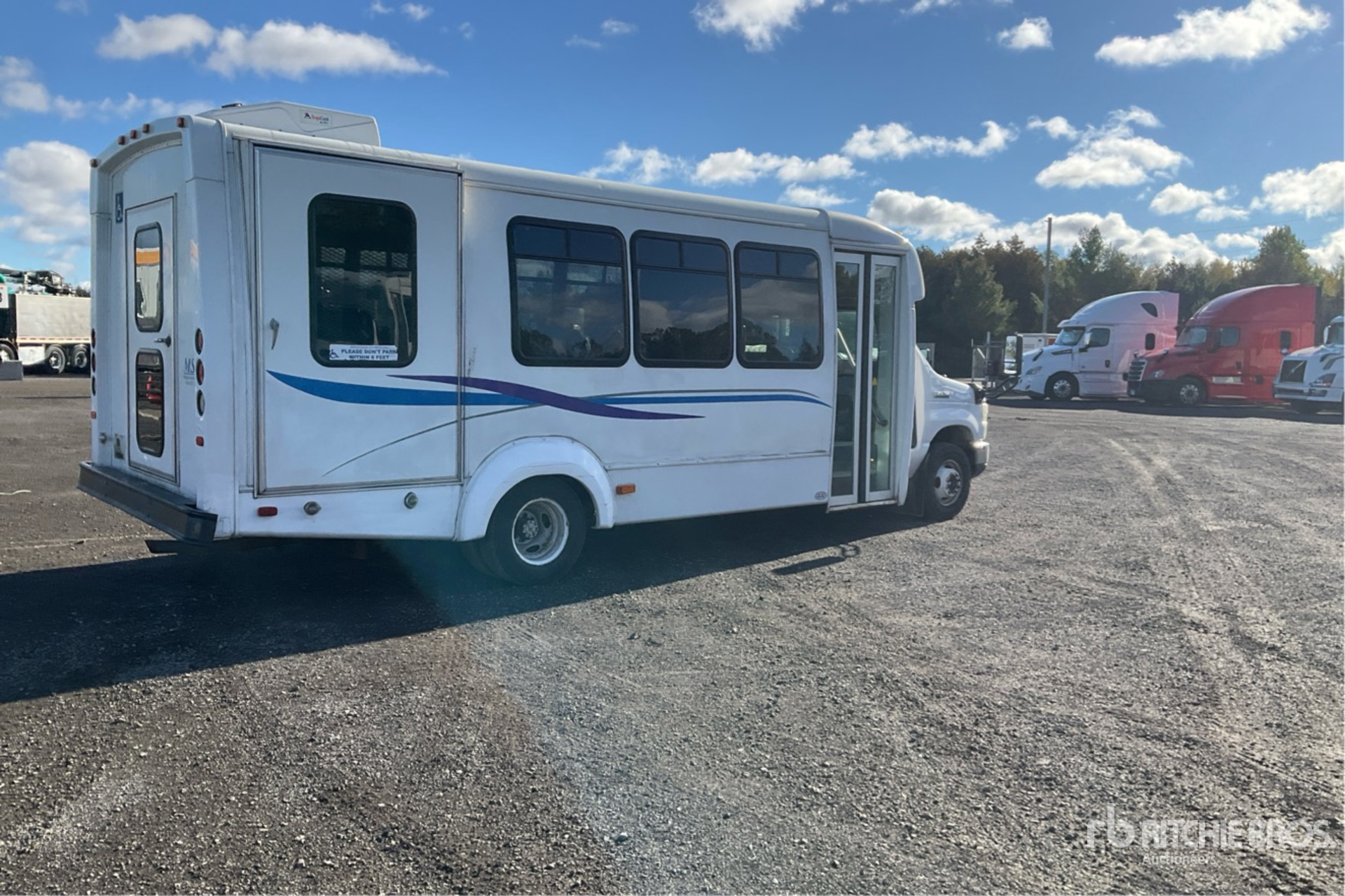 2011 Ford E-450