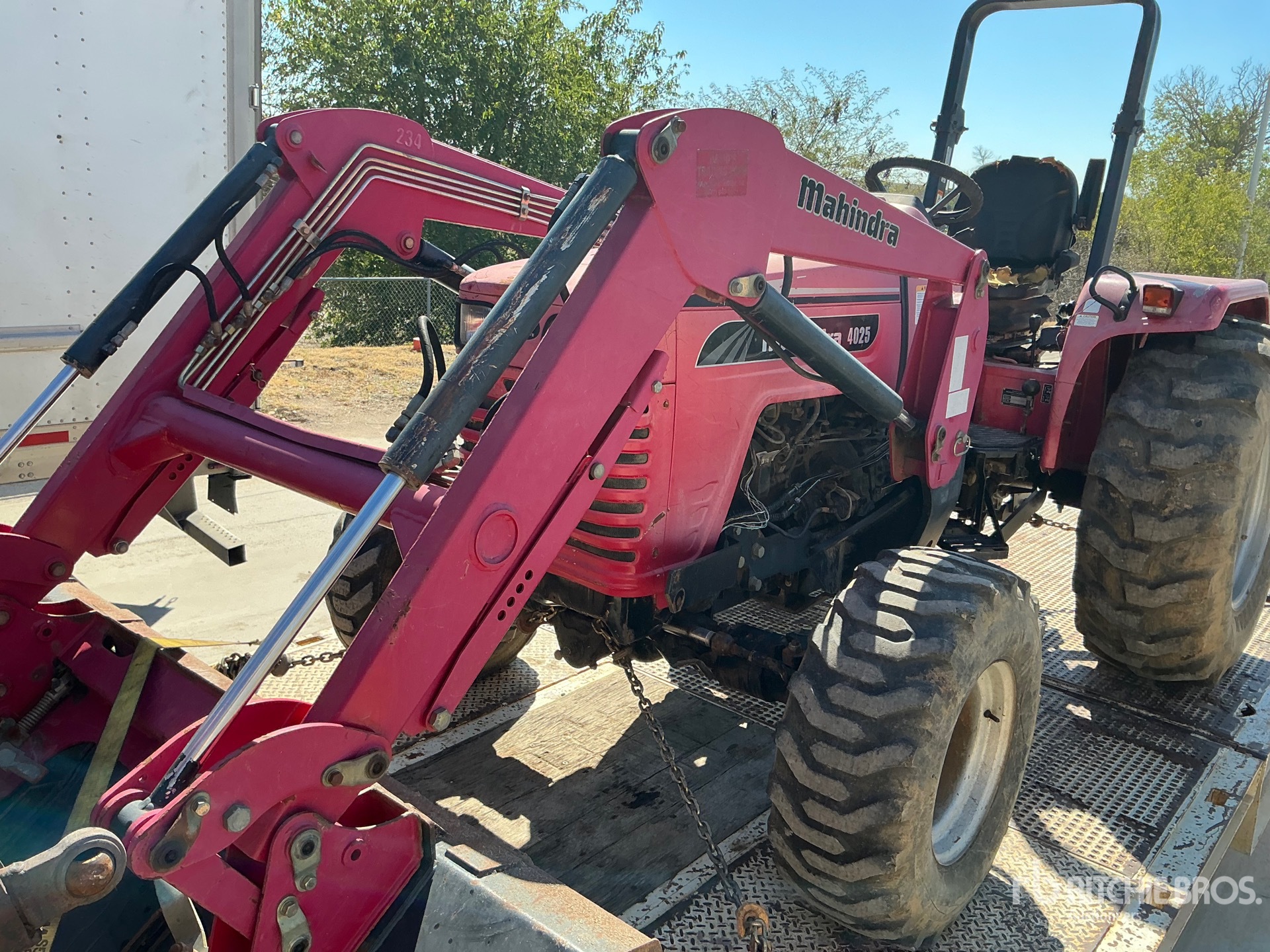 Photo of 2012 Mahindra 4025
