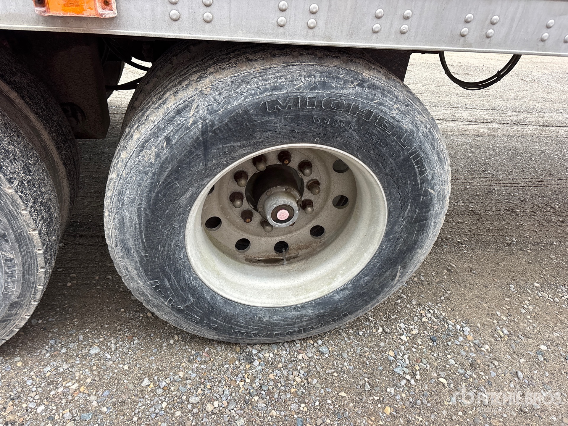 1999 Trailmobile 48 FT X 96 IN T/A