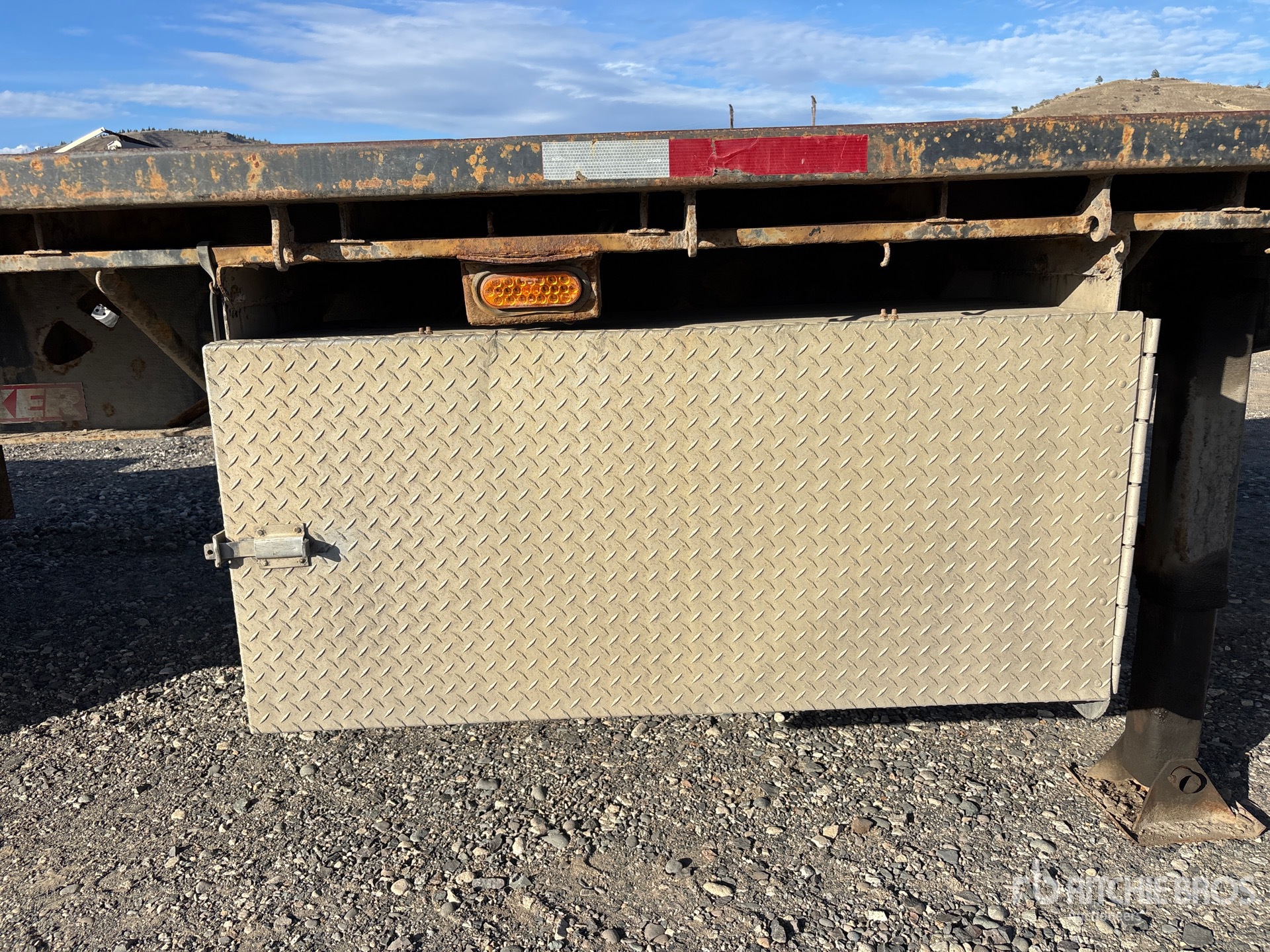 2007 Doepker 32 FT TRI/A SUPER B-TRAIN LEAD