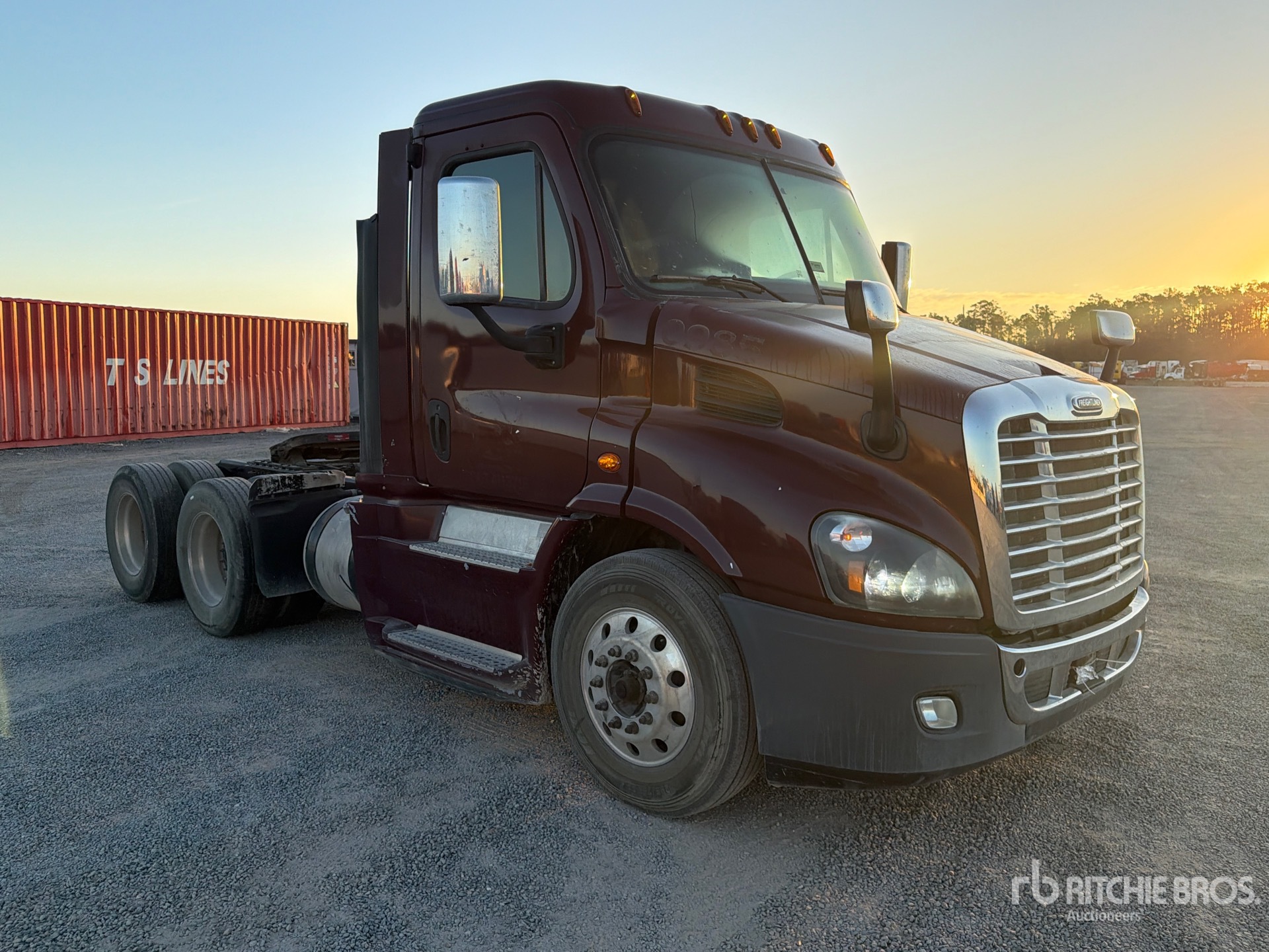 2017 Freightliner CASCADIA 113