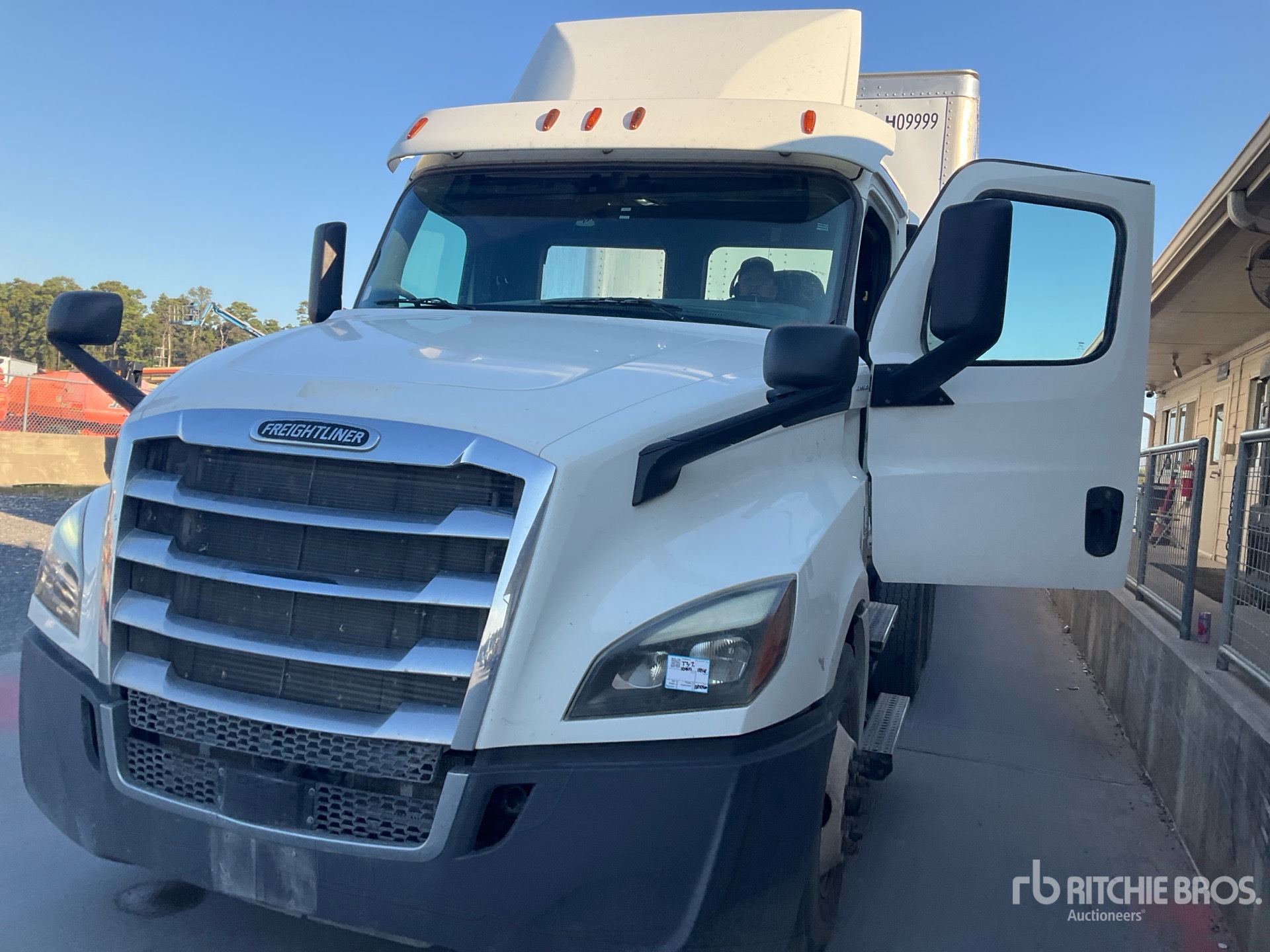 2018 Freightliner CASCADIA 126