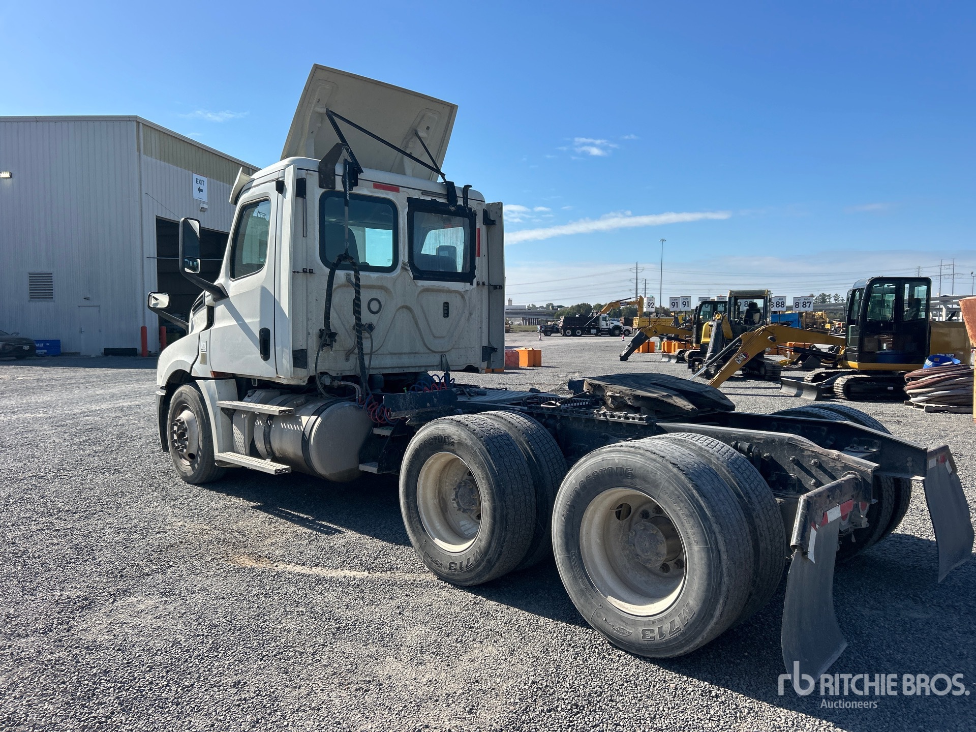 2018 Freightliner CASCADIA 126