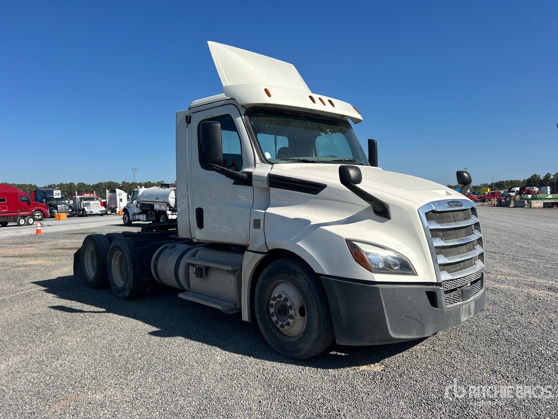 2018 Freightliner CASCADIA 126