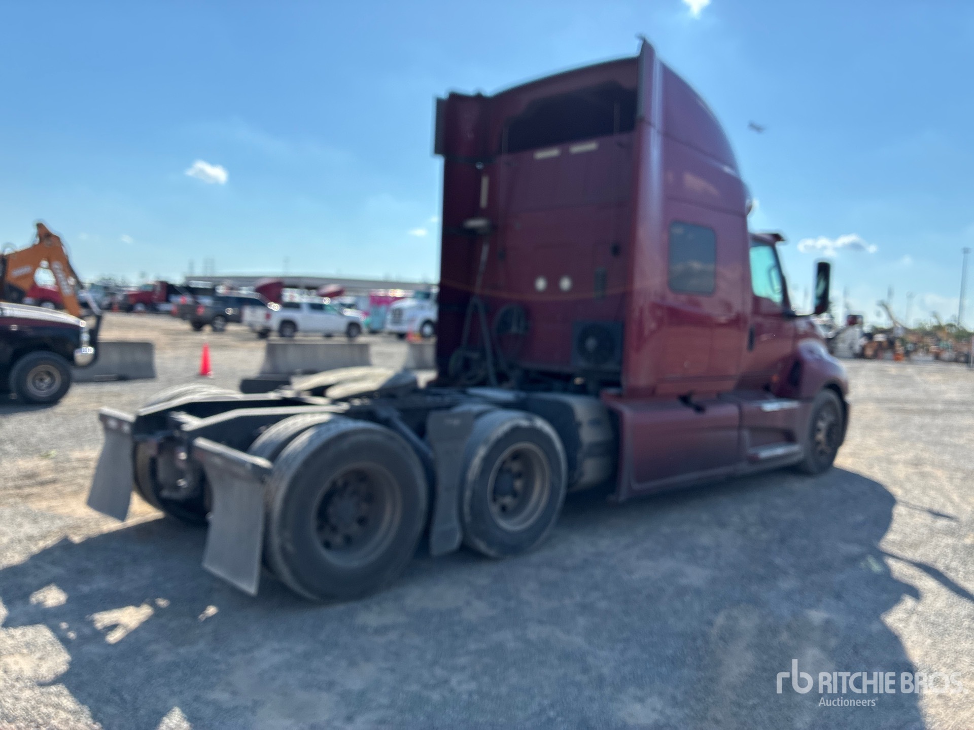 2021 International LT625
