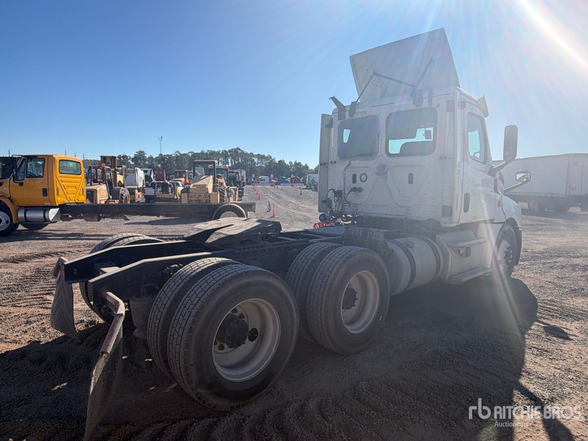 2018 Freightliner CASCADIA 126