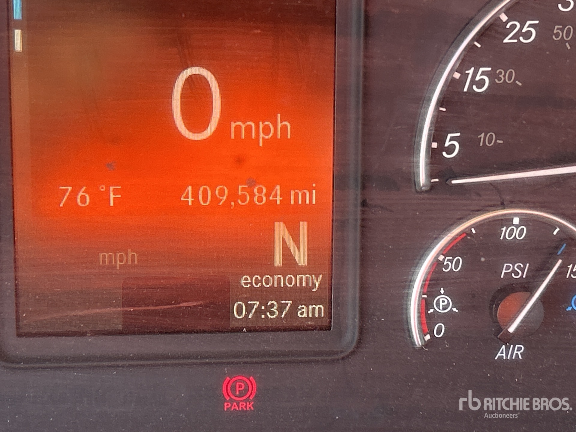 2018 Freightliner CASCADIA 126