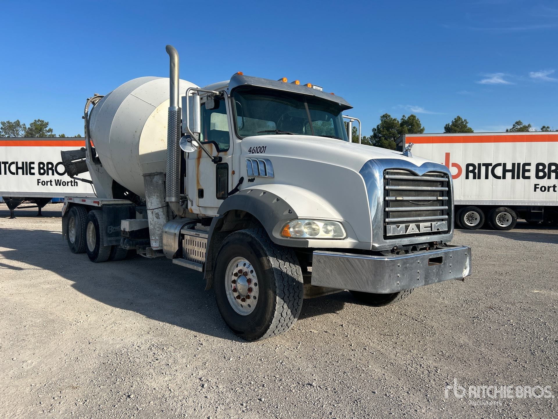 2015 Mack GU813