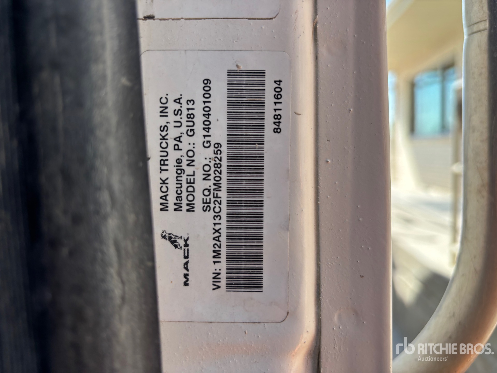 2015 Mack GU813