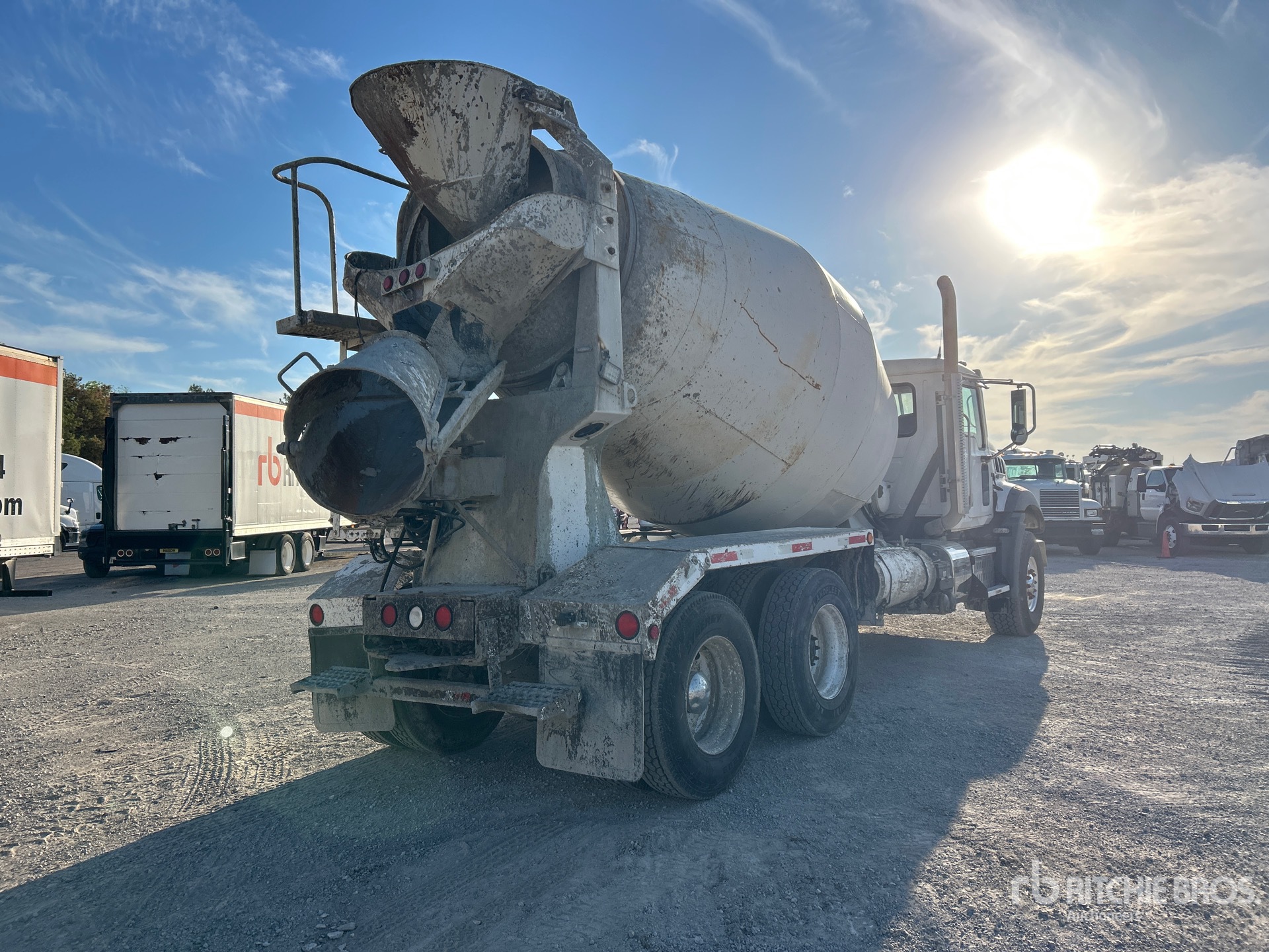 2015 Mack GU813